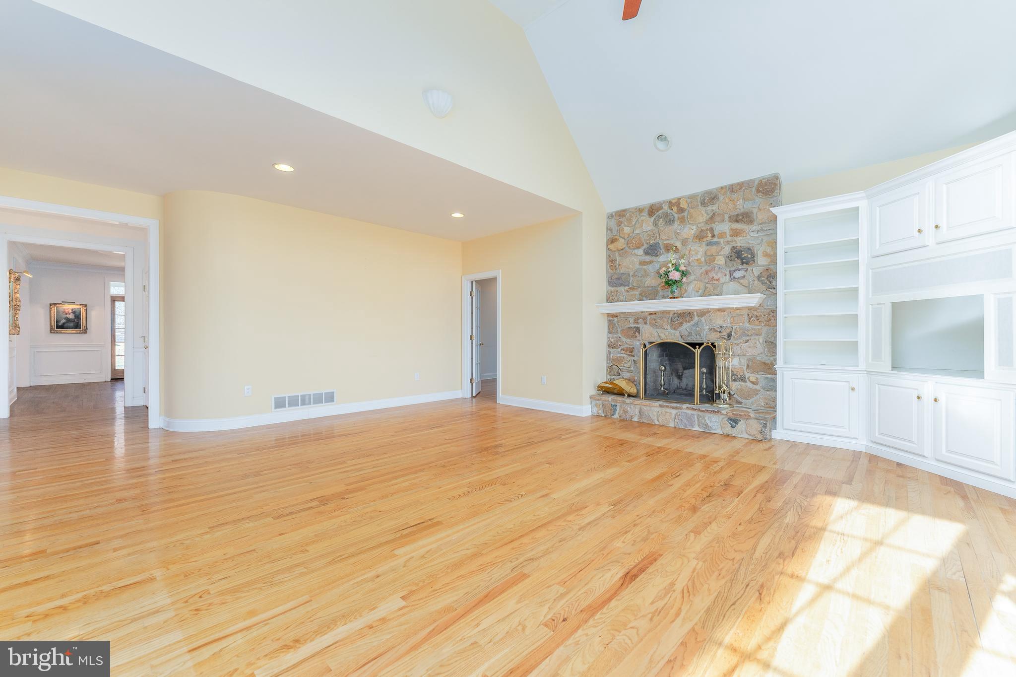 RED LION - Residential