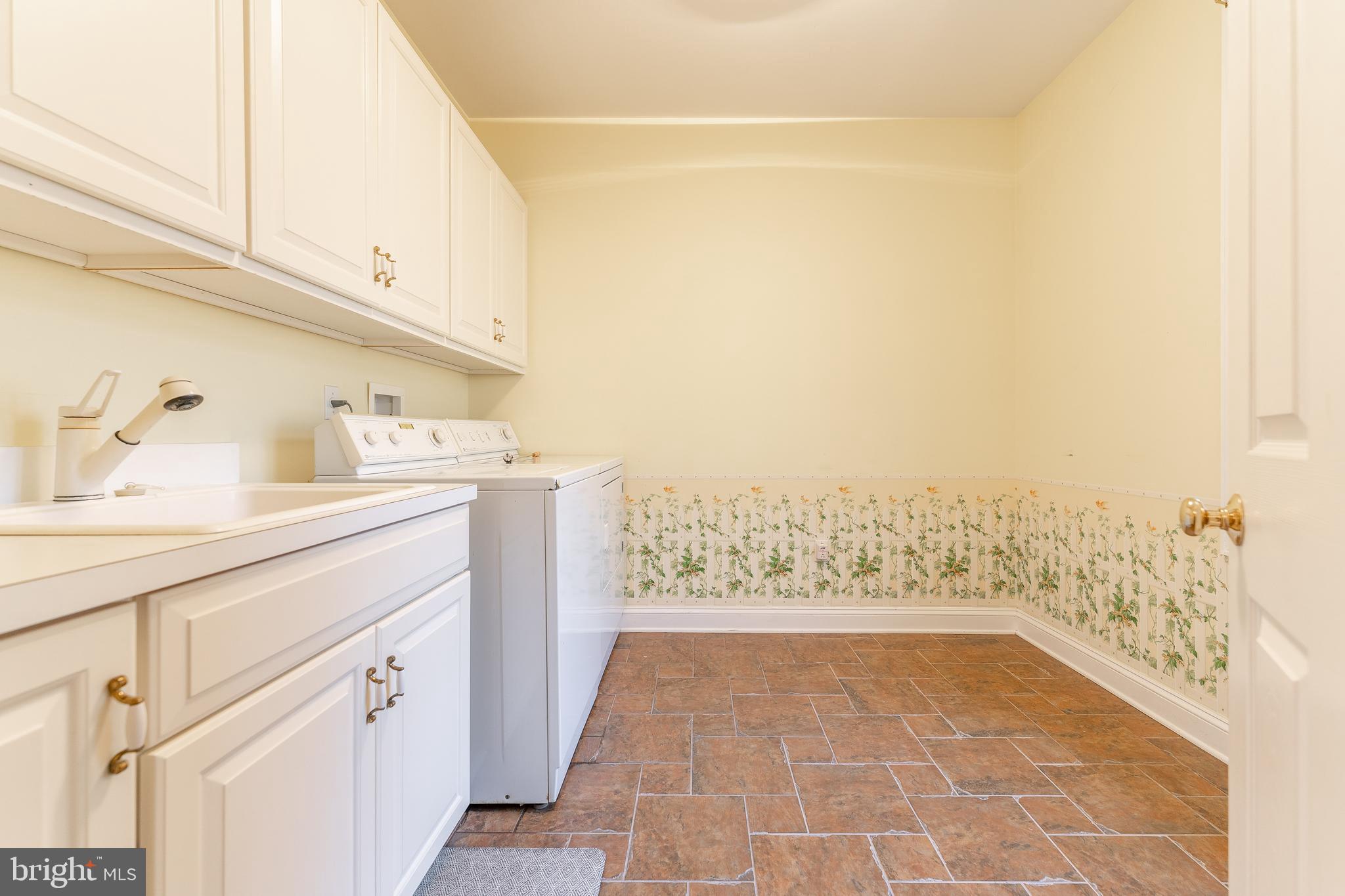 RED LION - Residential