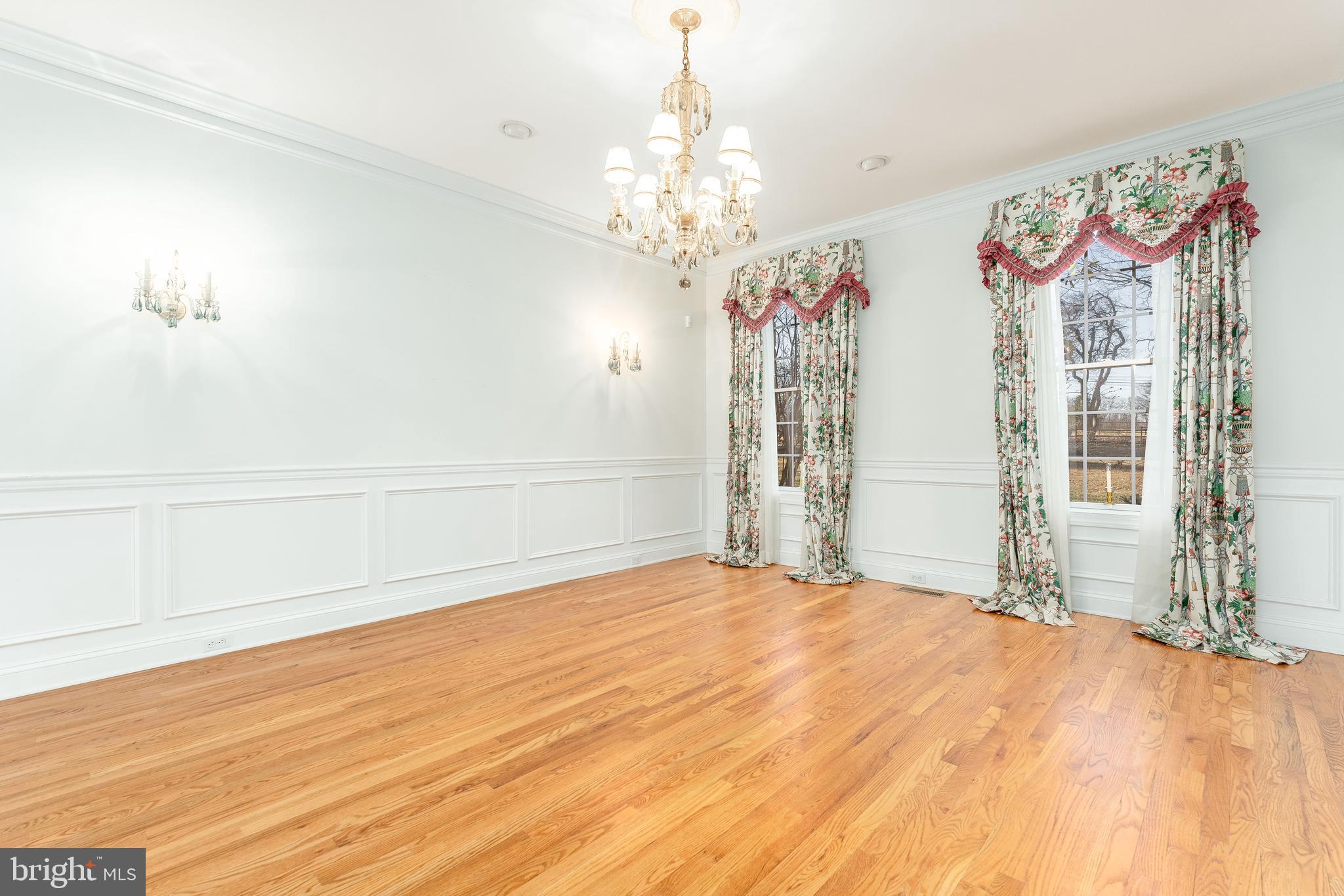 RED LION - Residential