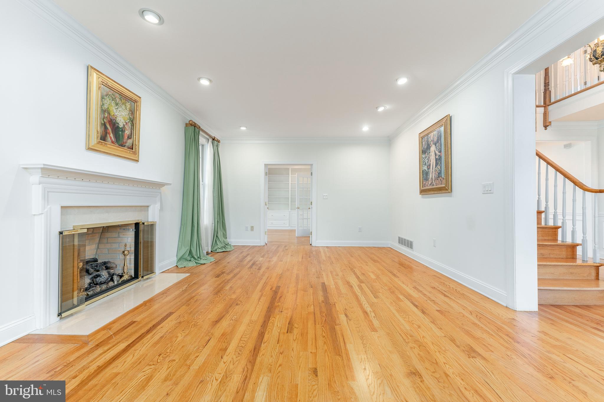 RED LION - Residential