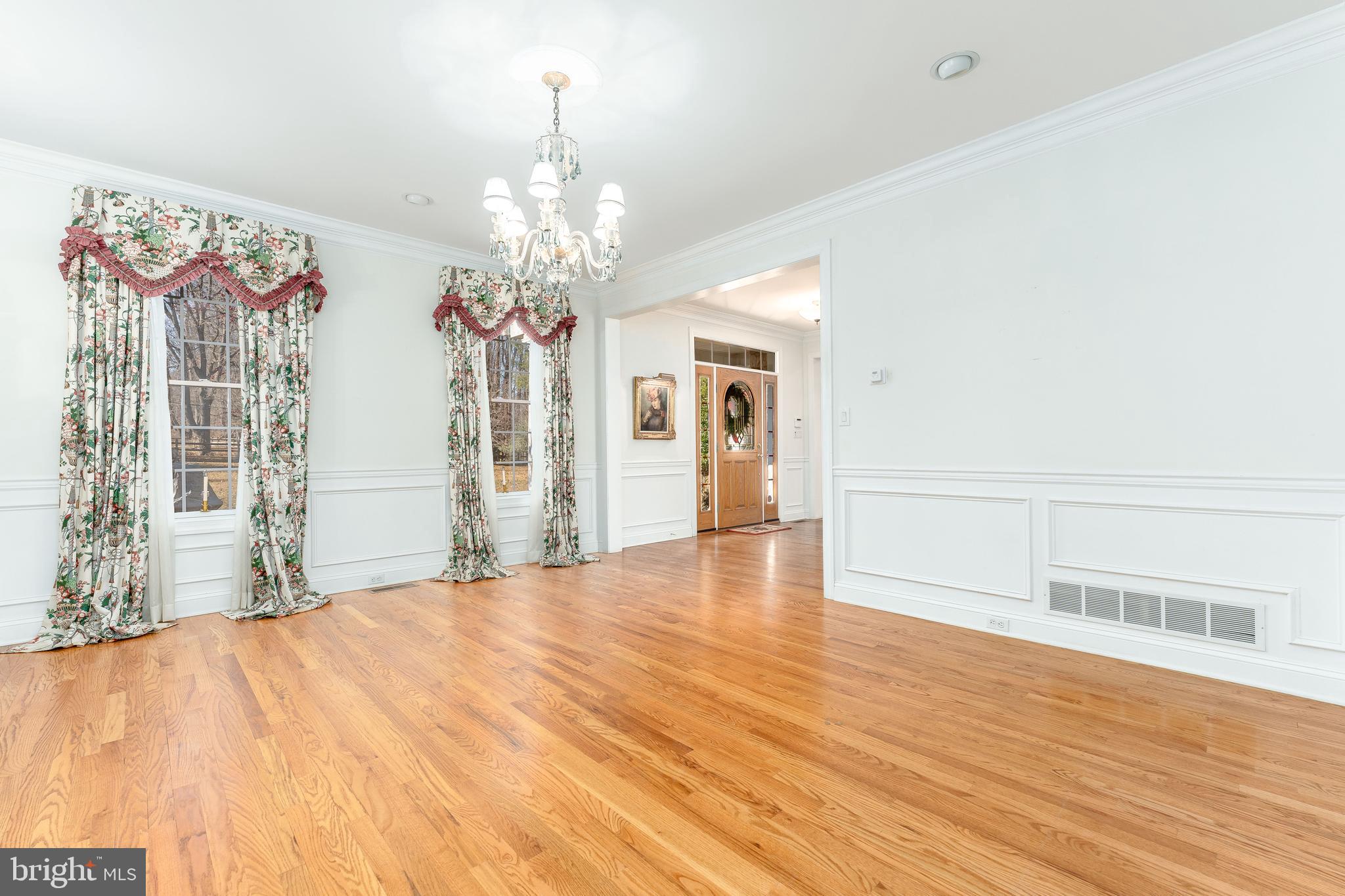 RED LION - Residential