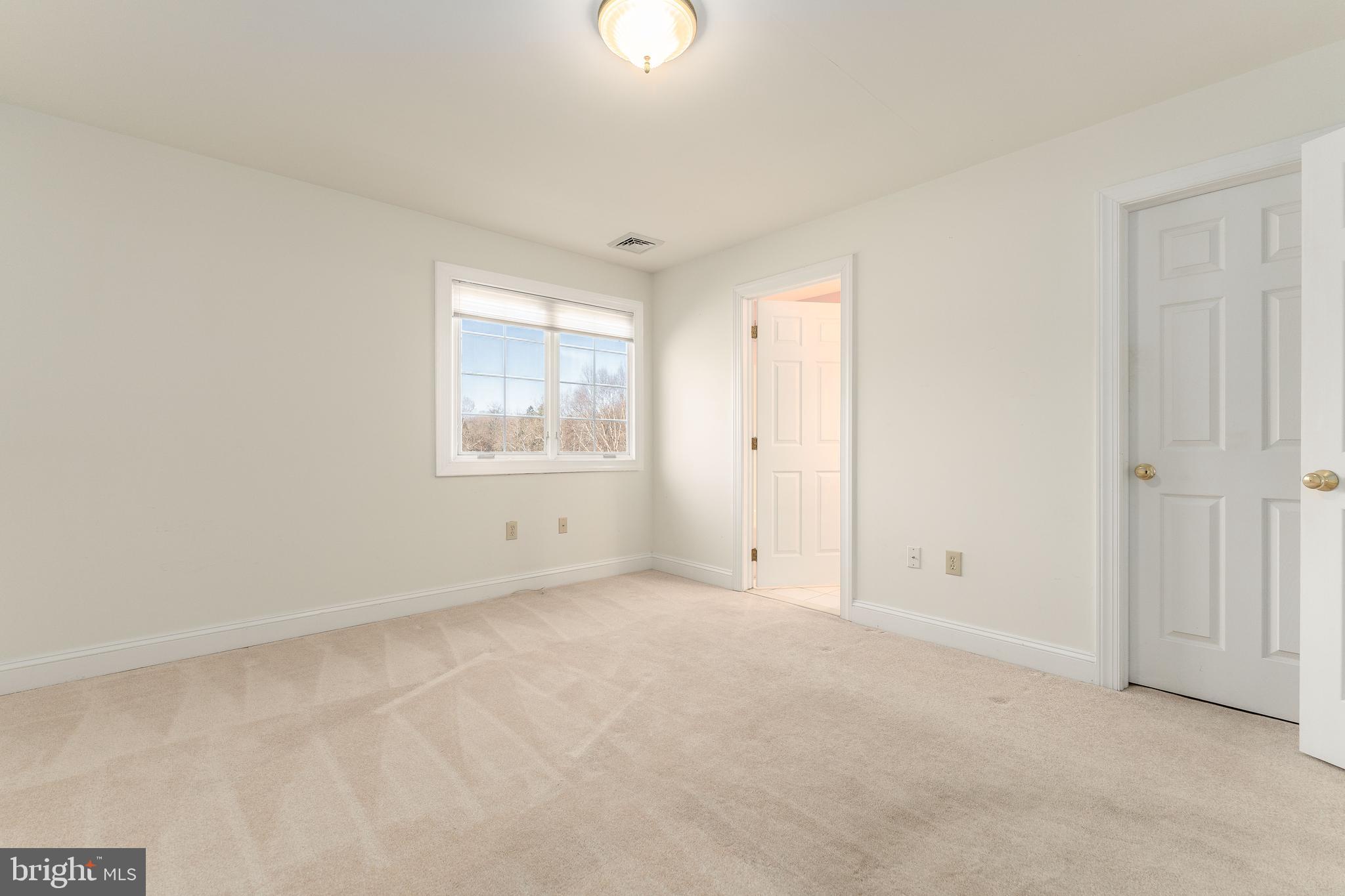 RED LION - Residential