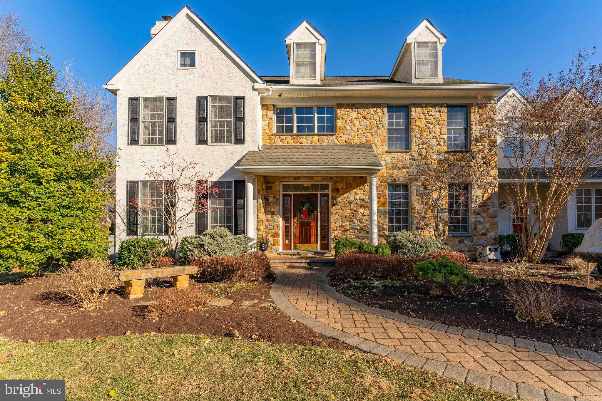 RED LION - Residential