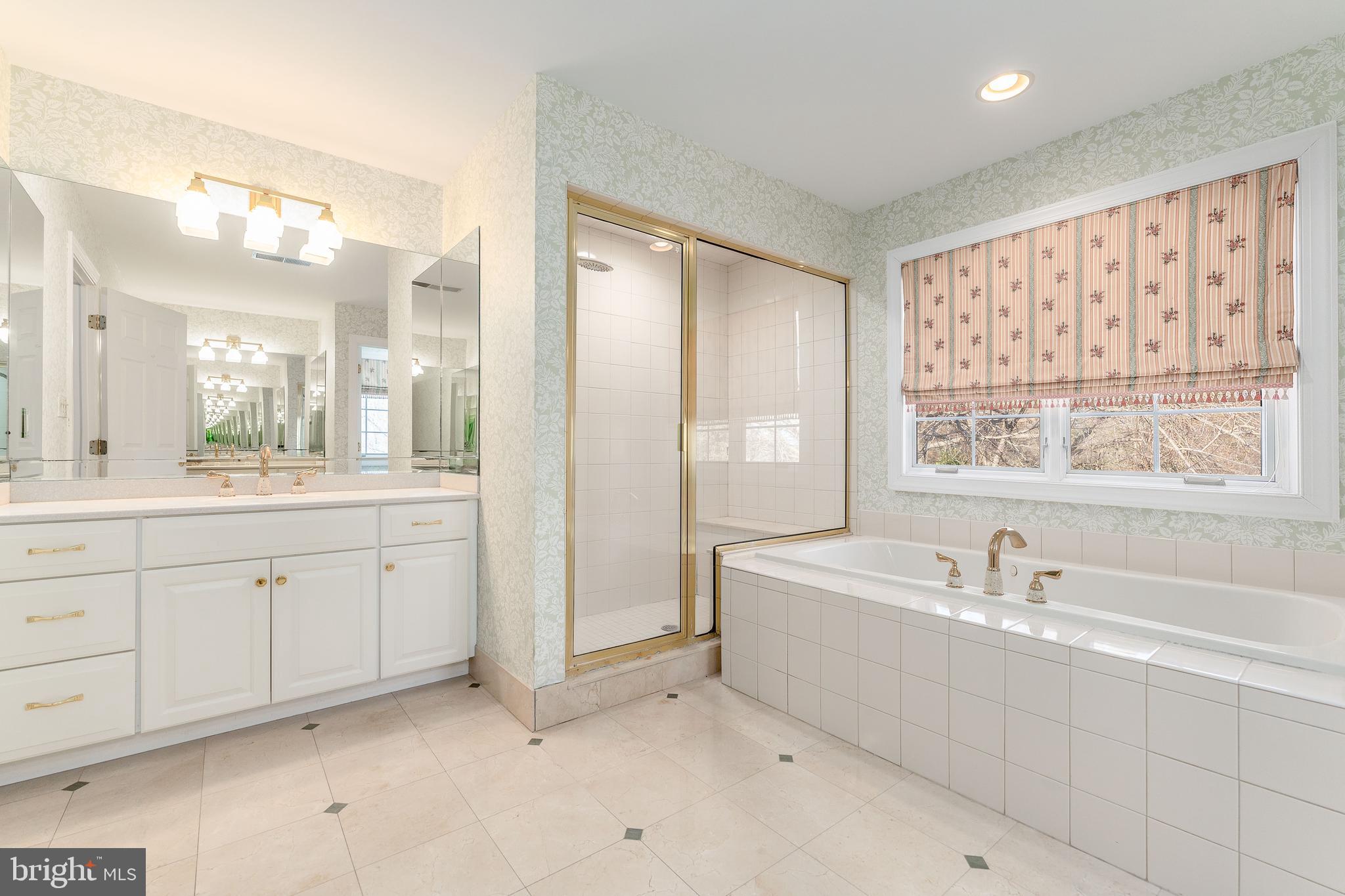 RED LION - Residential