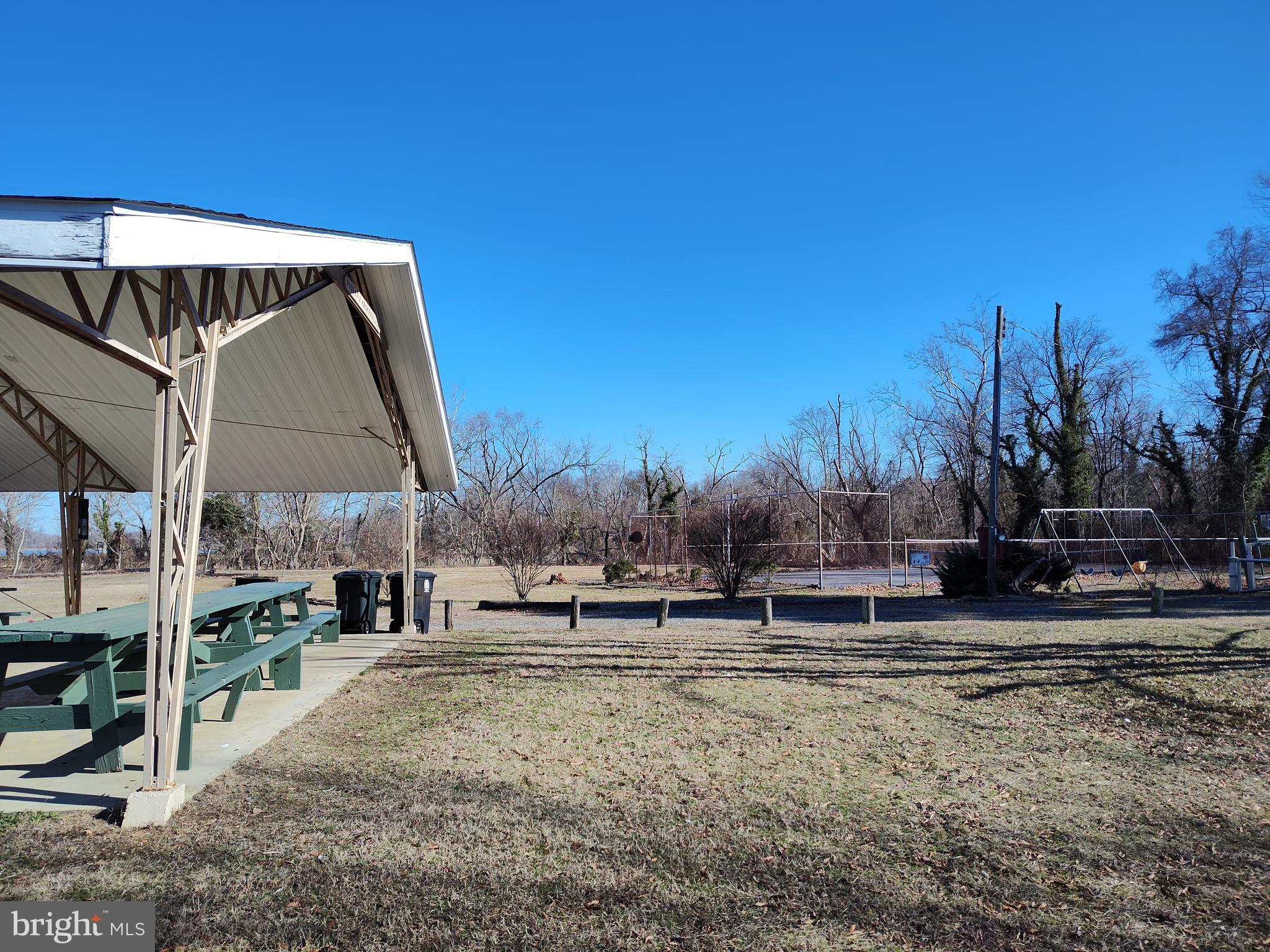 CALVERT MANOR - Land