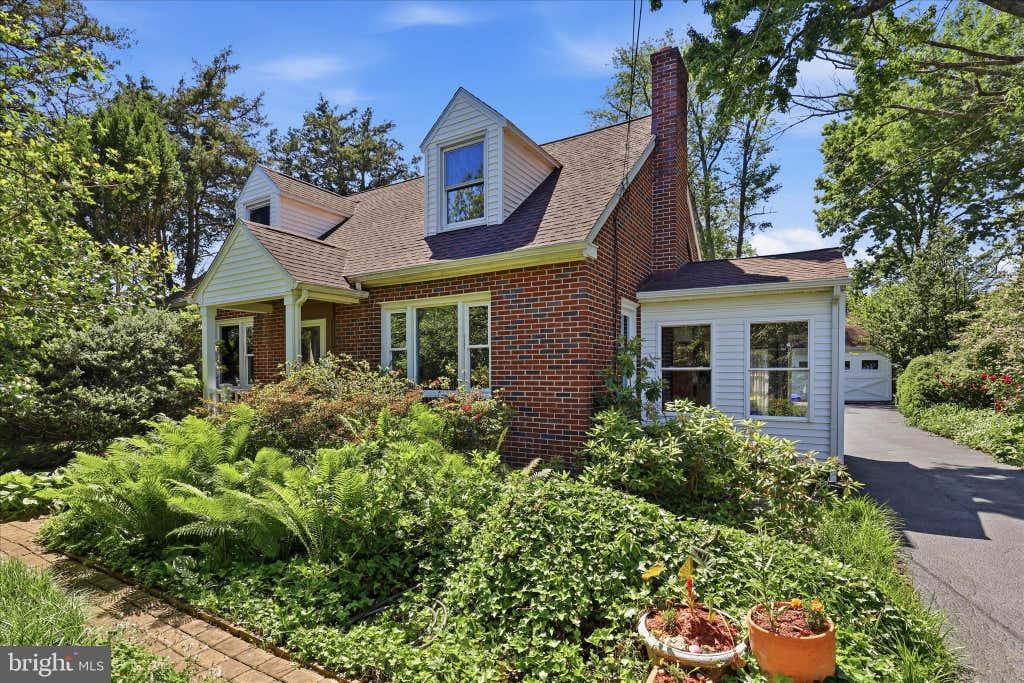 Photo of 381 Barbara St, MILLERSVILLE, PA 17551 (MLS # PALA2089412)