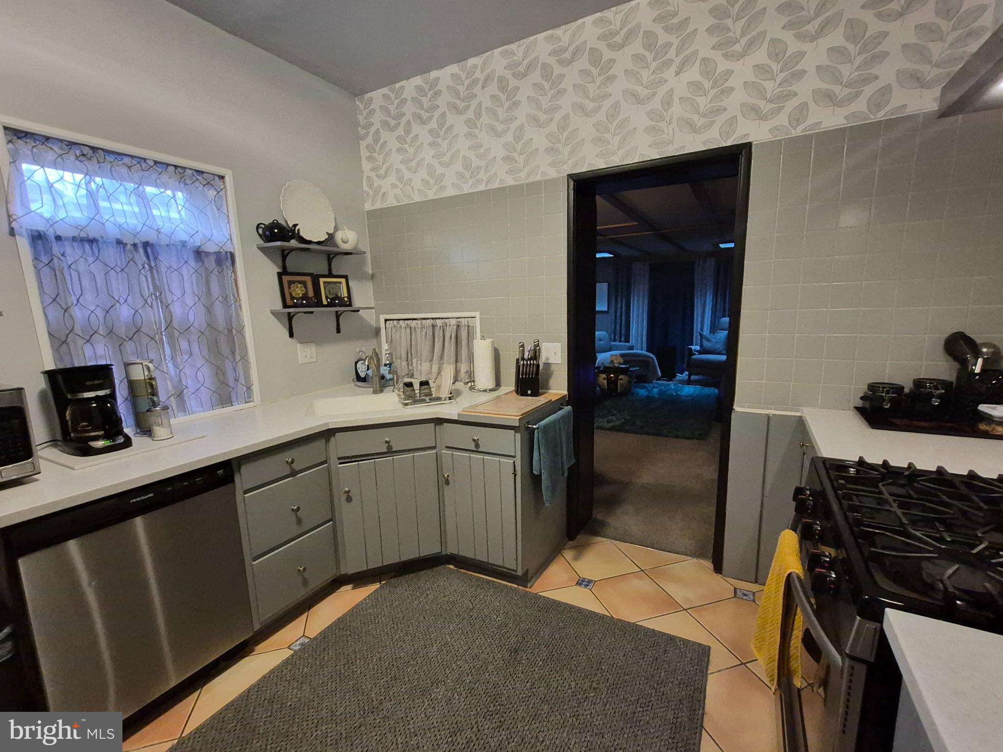 COOL SPRING - Residential