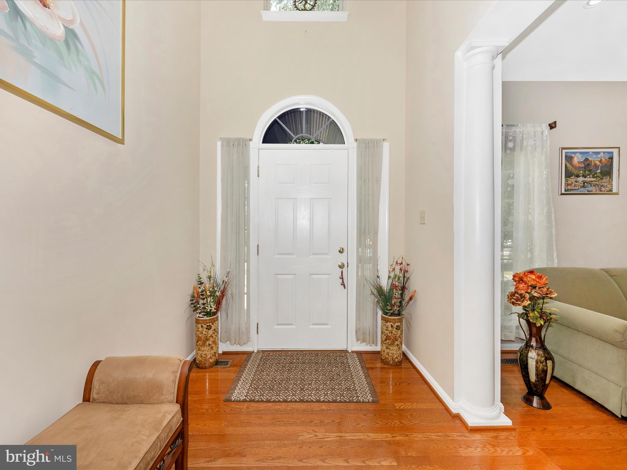 5812 WHITE PEBBLE PATH