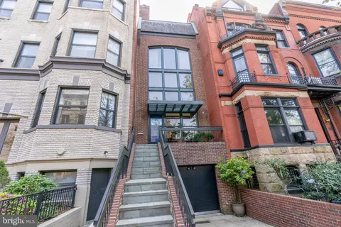 MLS: DCDC2196486