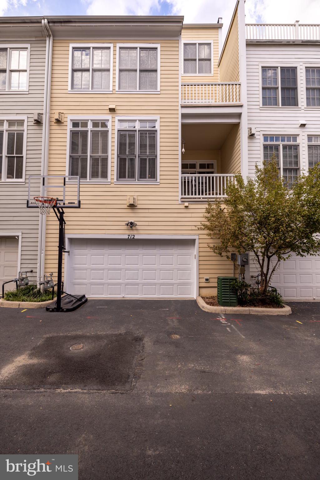 POTOMAC GREENS - Residential Lease