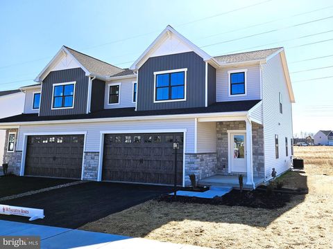 Townhouse For Sale - 657 Brittany Drive Dr<br/> MECHANICSBURG, PA 17055