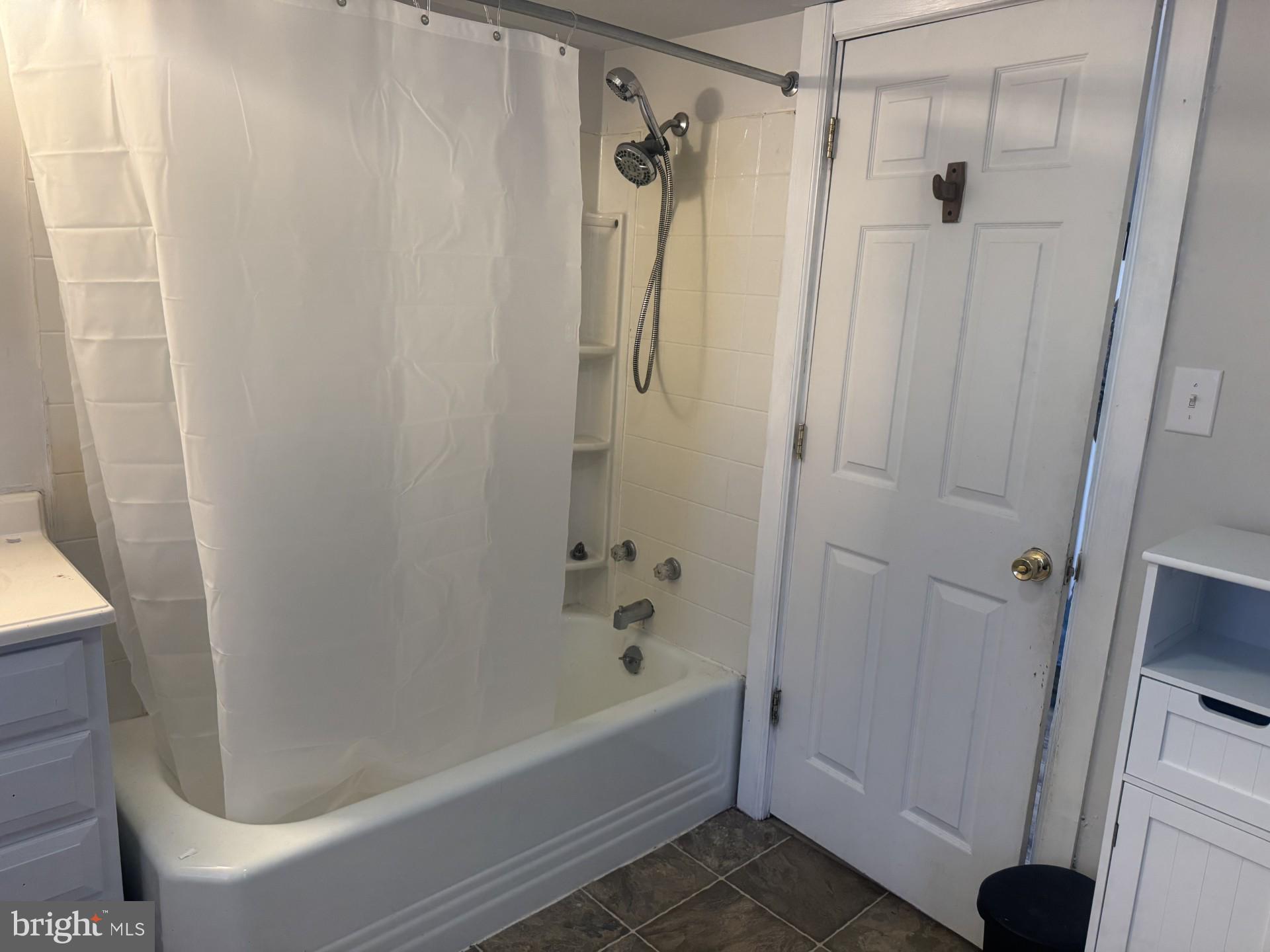 DUTCH HILL - Residential