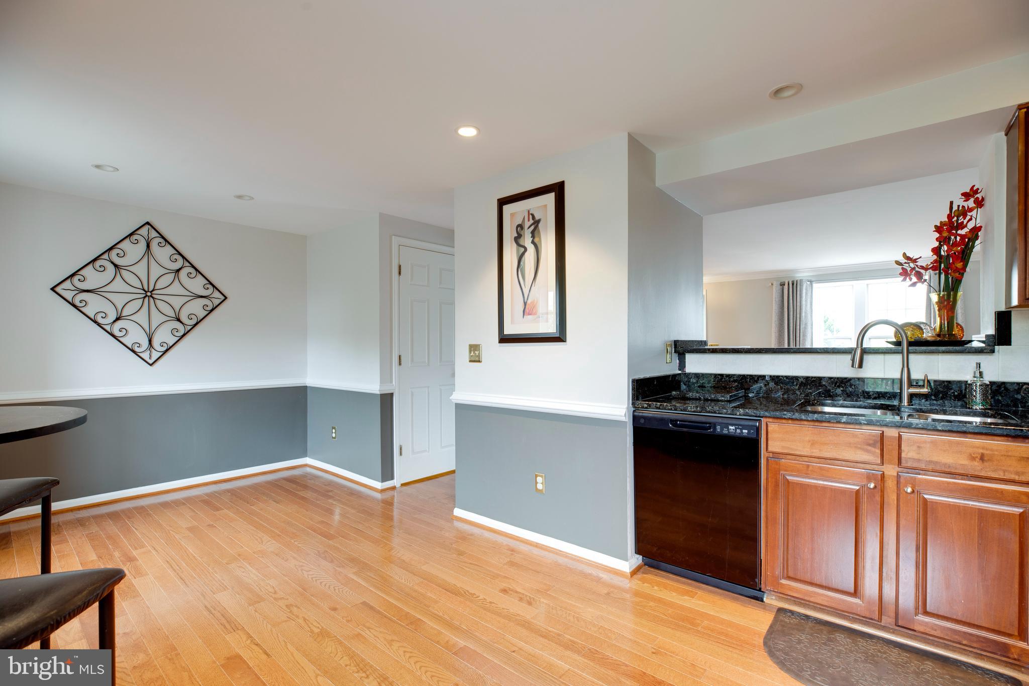 OLD GABLE SQUARE - Residential