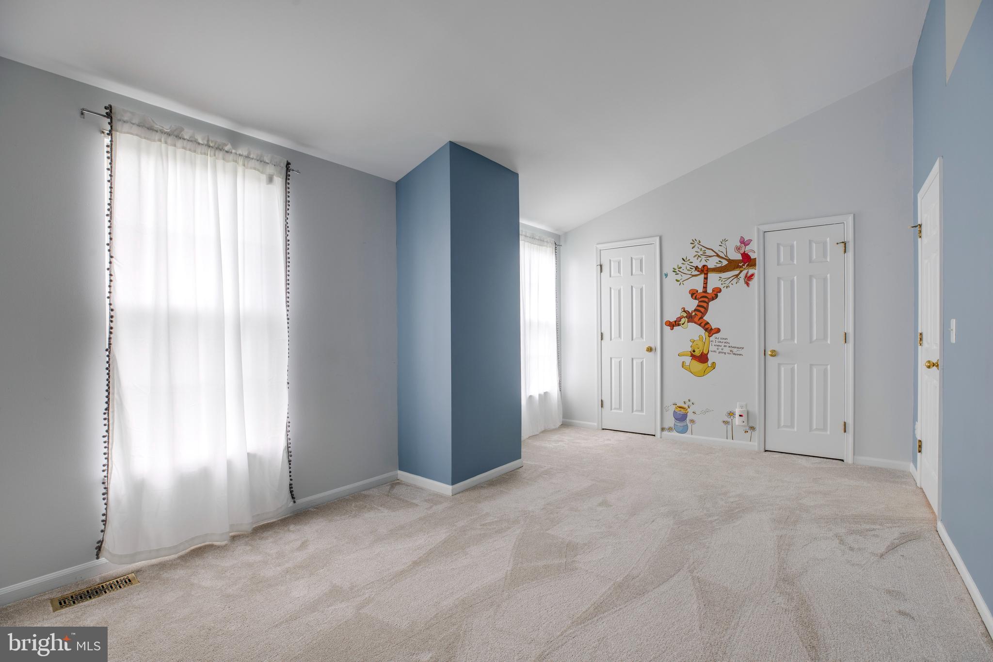 OLD GABLE SQUARE - Residential