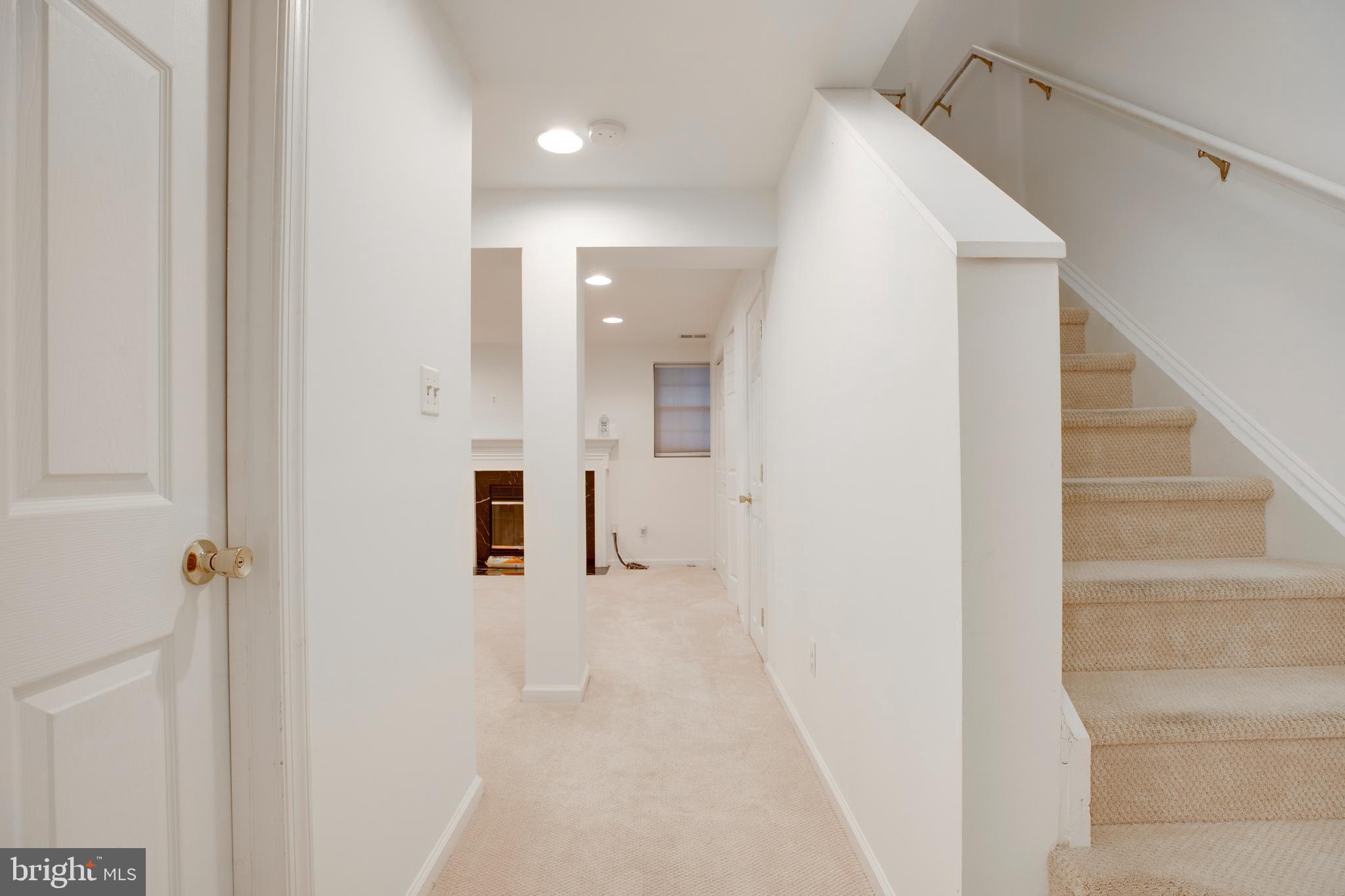 OLD GABLE SQUARE - Residential