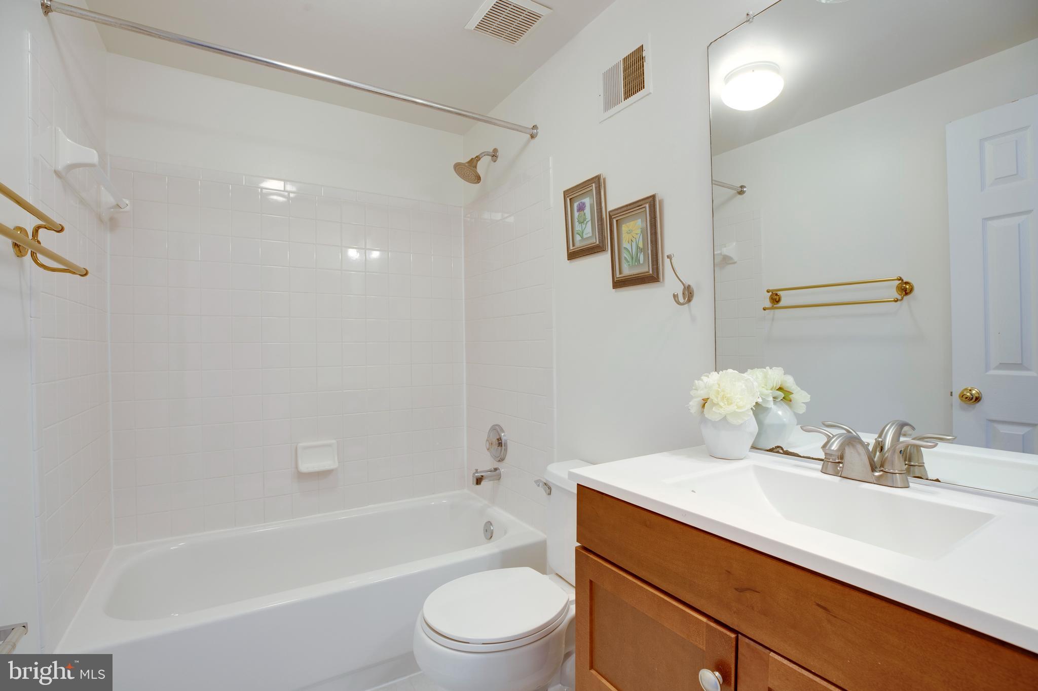 OLD GABLE SQUARE - Residential