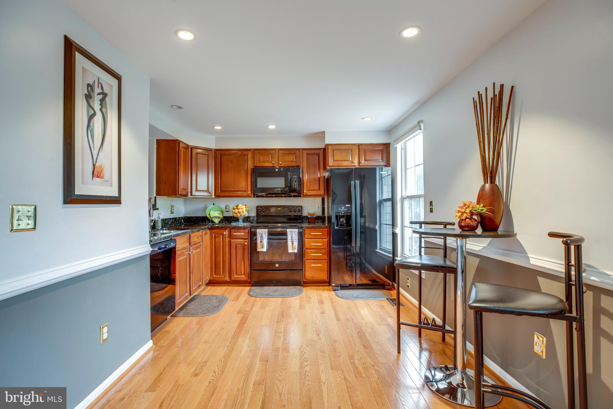 OLD GABLE SQUARE - Residential