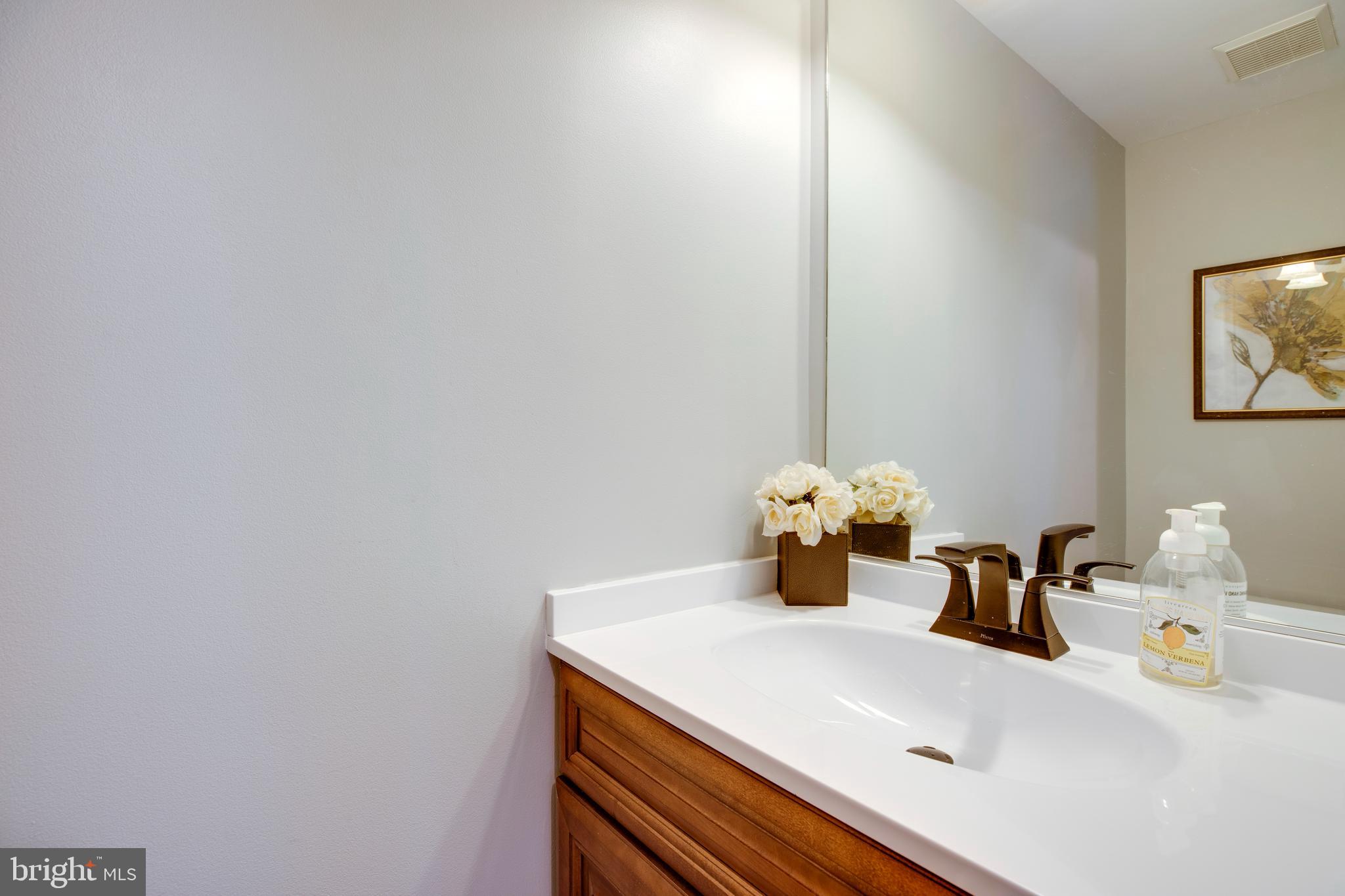 OLD GABLE SQUARE - Residential