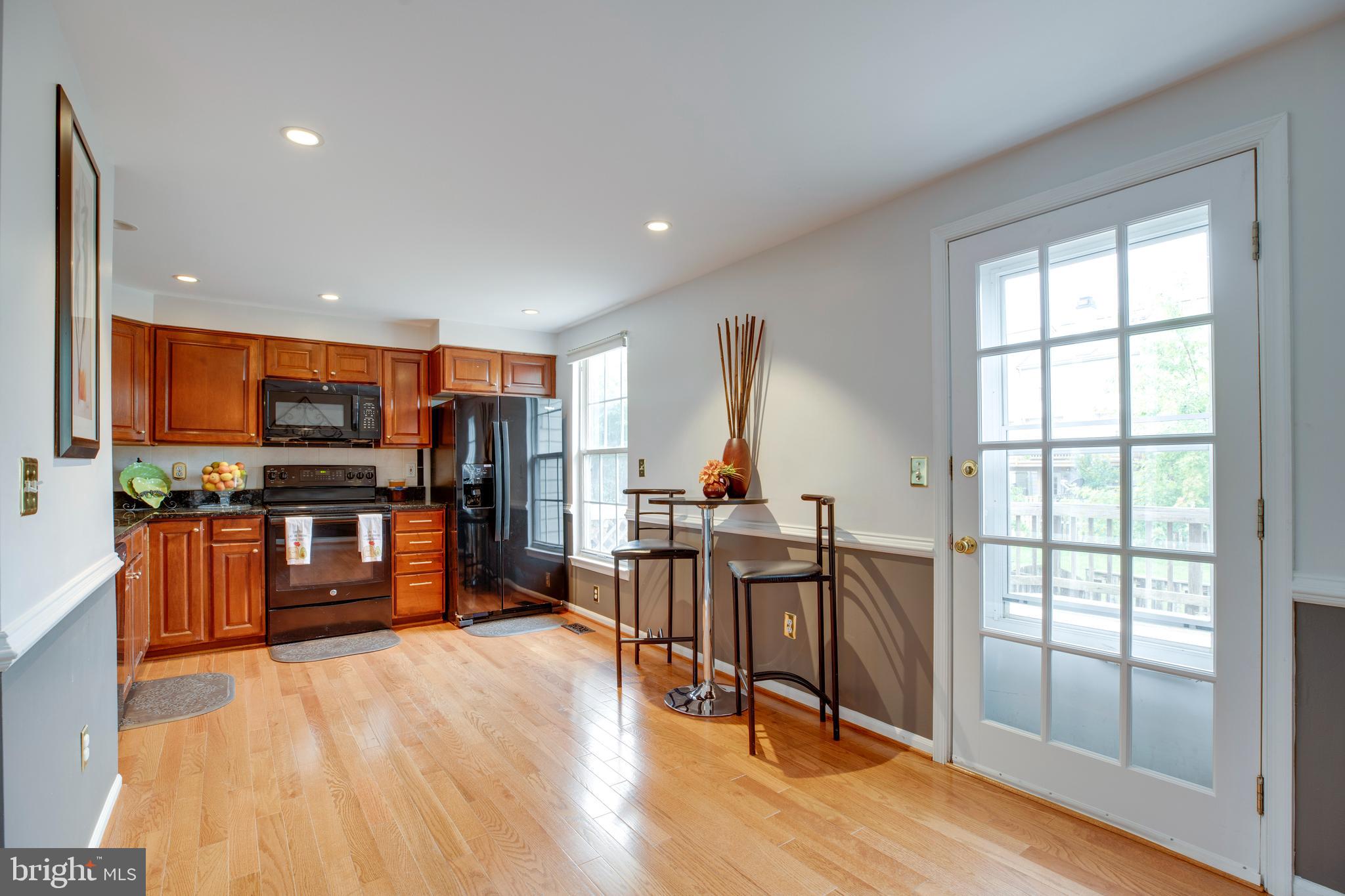 OLD GABLE SQUARE - Residential