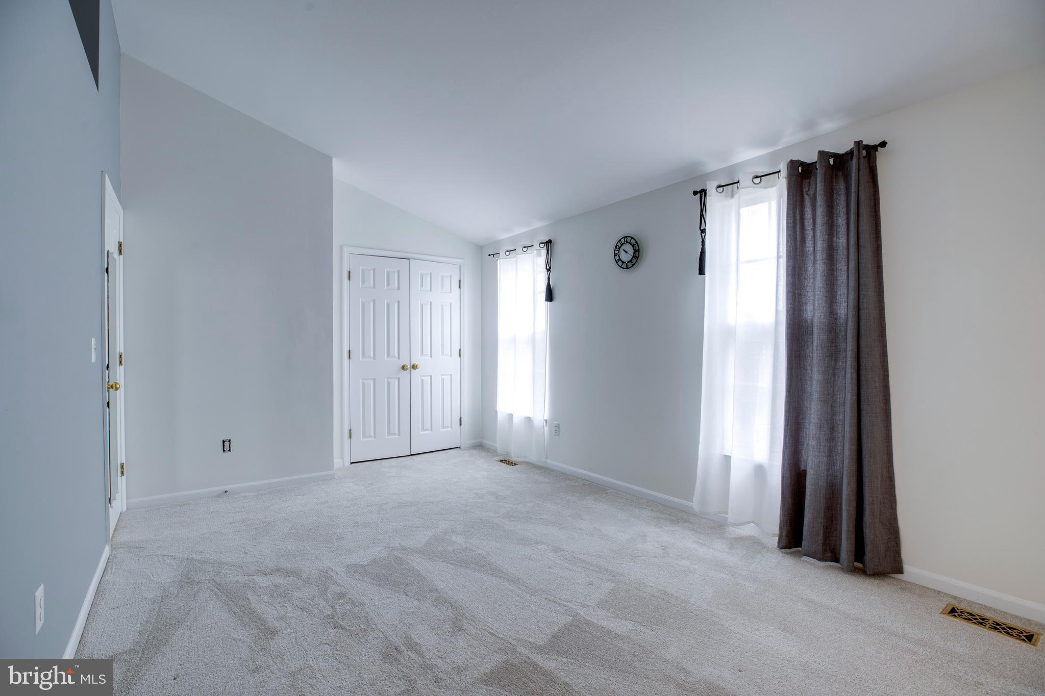 OLD GABLE SQUARE - Residential