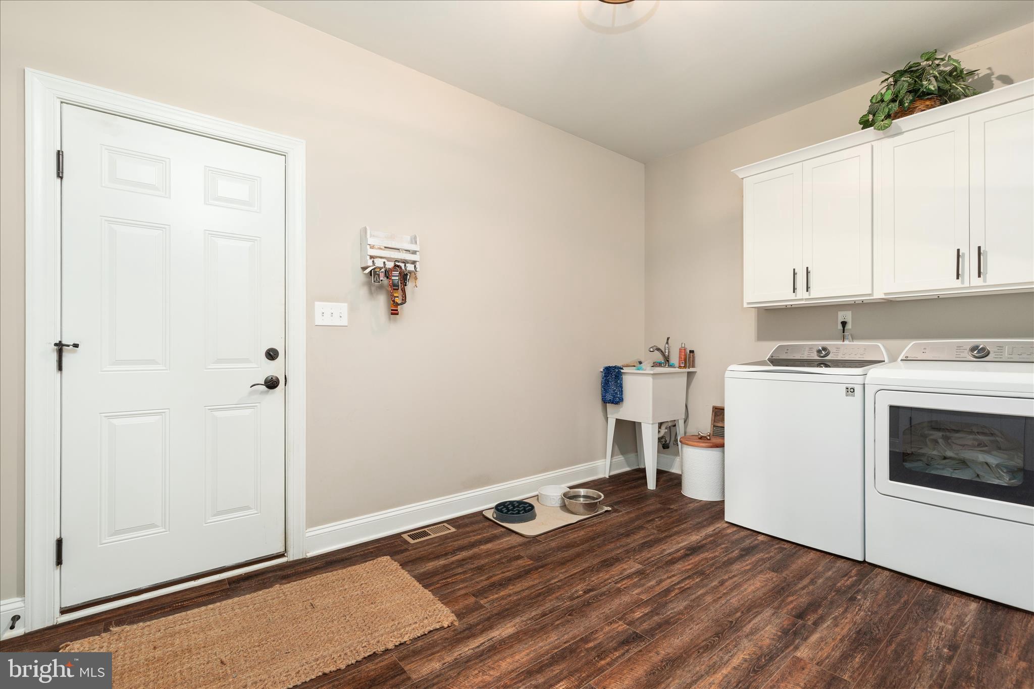 LOCUST LEVEL - Residential