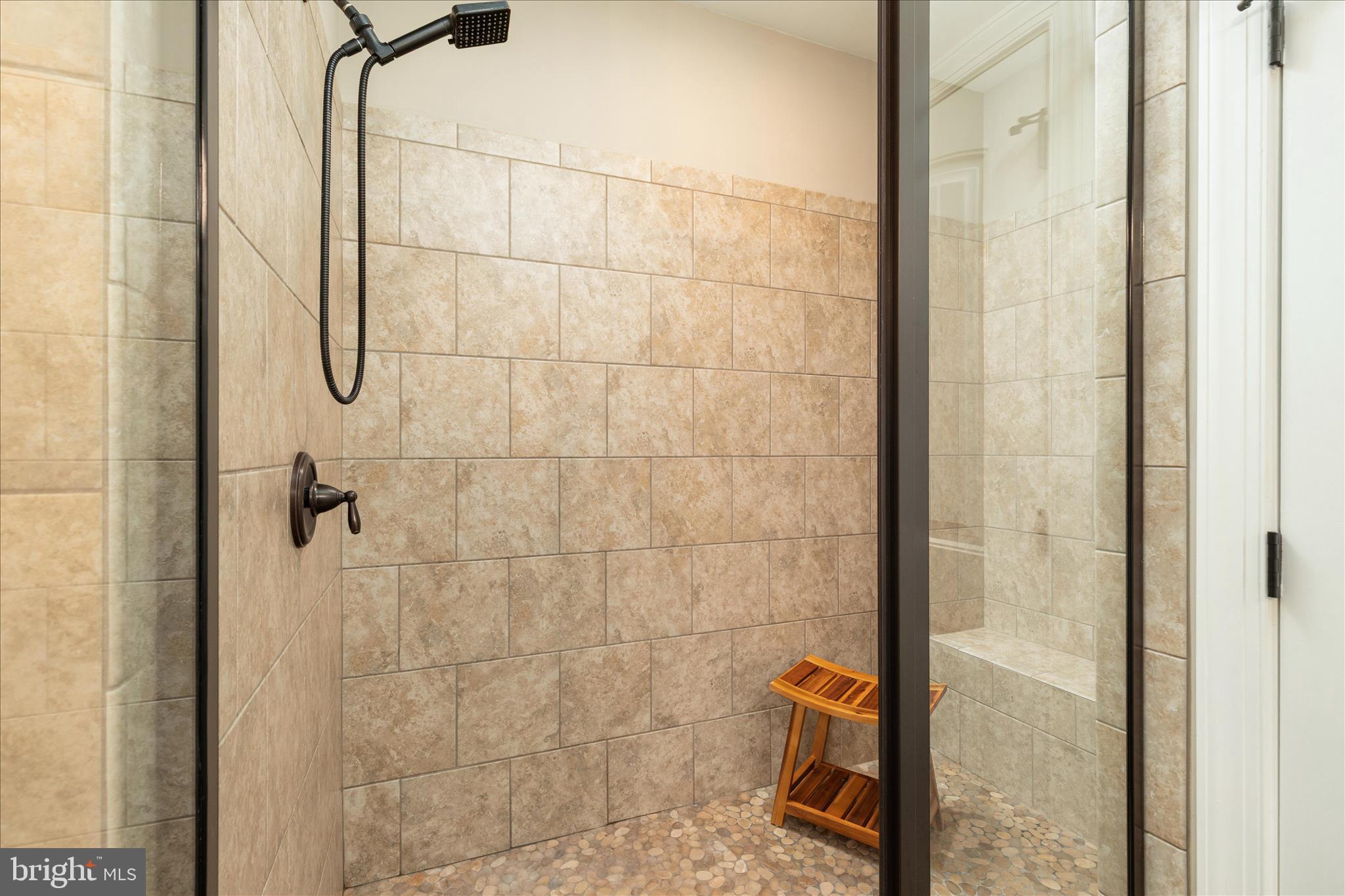 LOCUST LEVEL - Residential