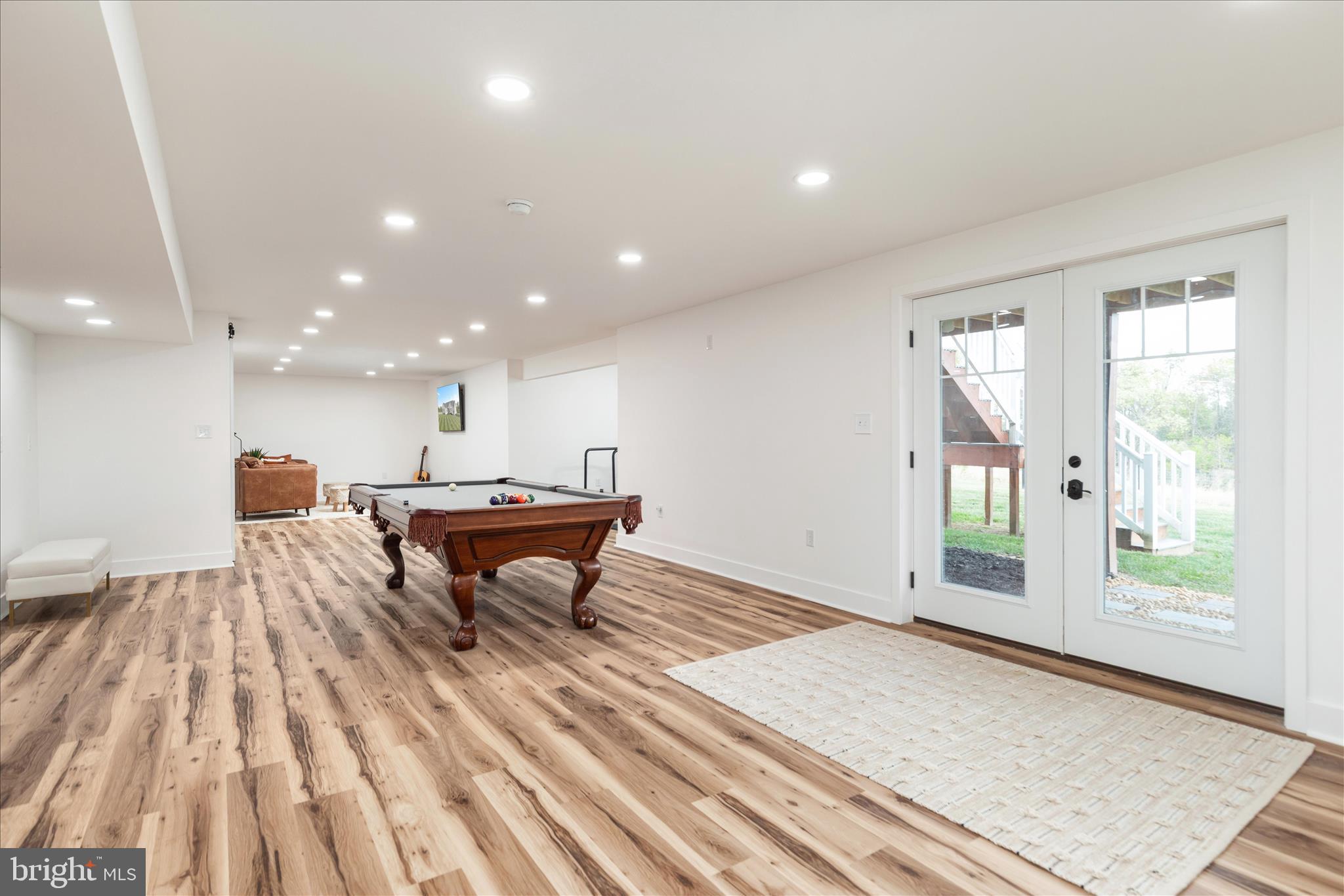 LOCUST LEVEL - Residential