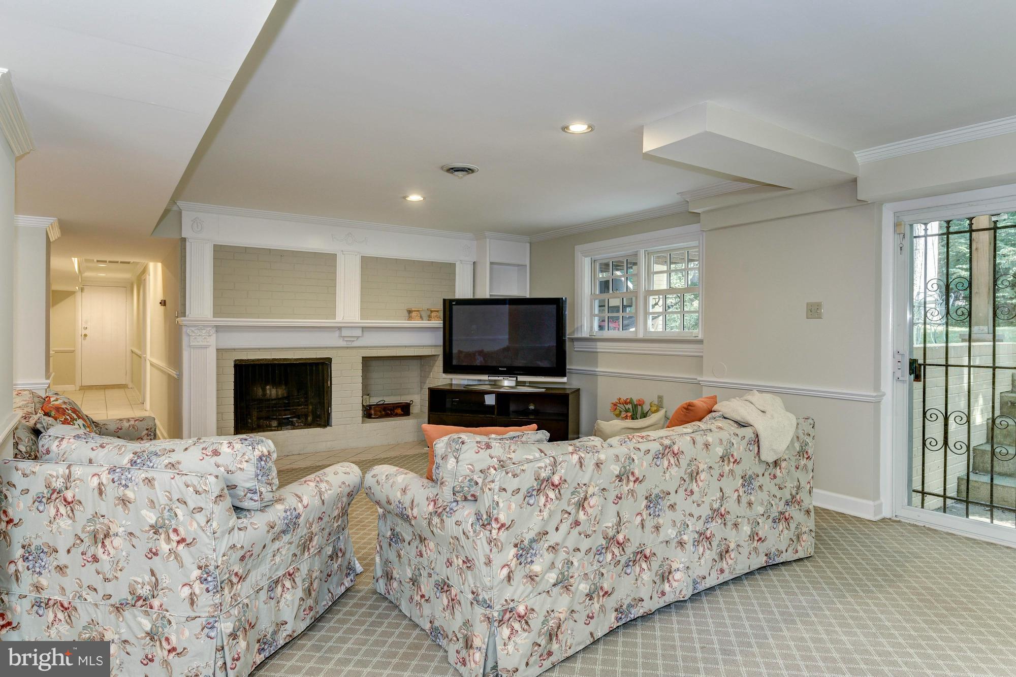 BURNING TREE ESTATES - Residential