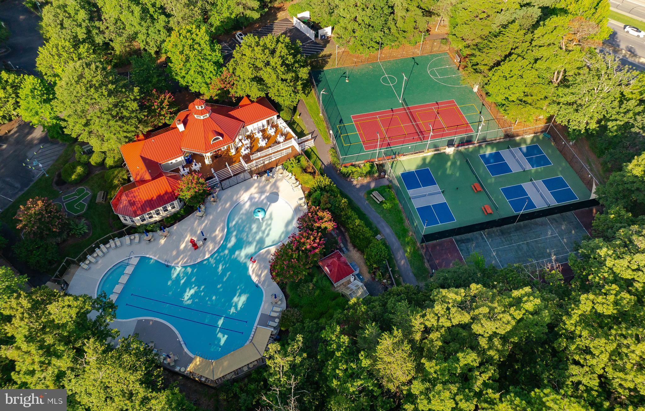 SOLOMANS LANDING CONDOMINIUMS - Residential