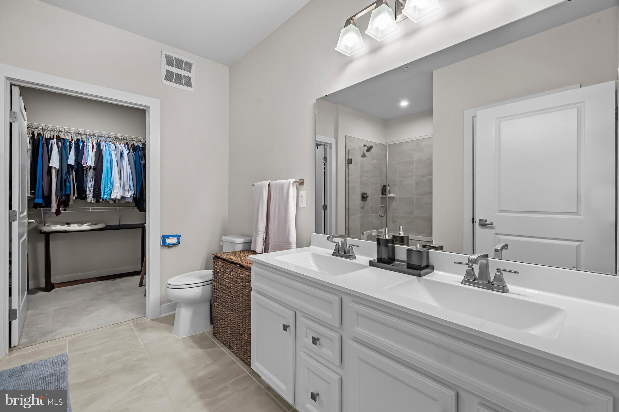 LOUDOUN VIEW CONDO FLATS - Residential