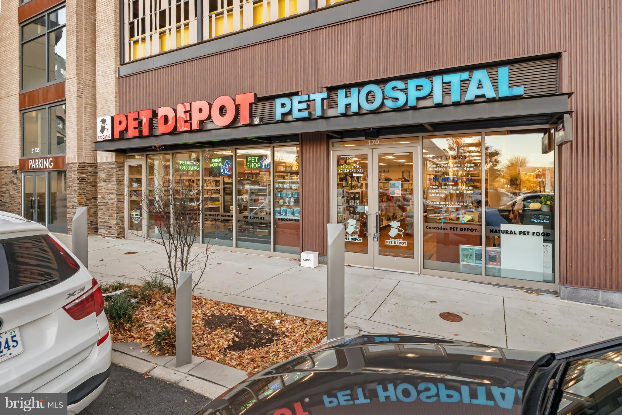 LOUDOUN VIEW CONDO FLATS - Residential