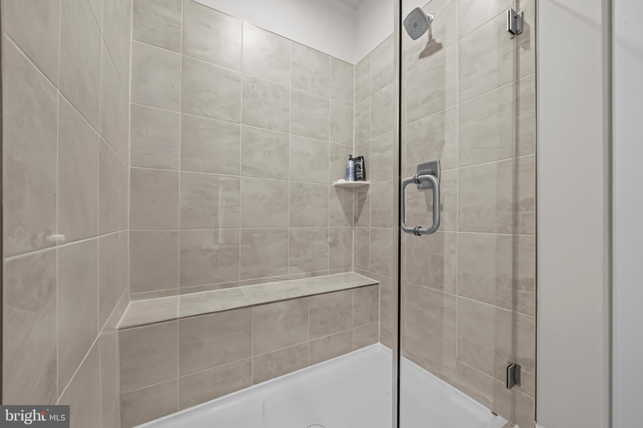 LOUDOUN VIEW CONDO FLATS - Residential