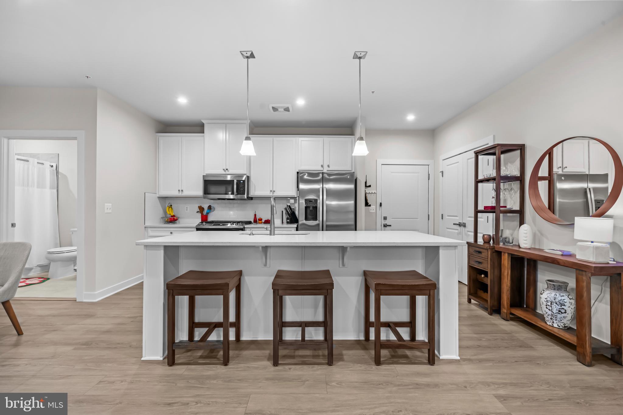 LOUDOUN VIEW CONDO FLATS - Residential