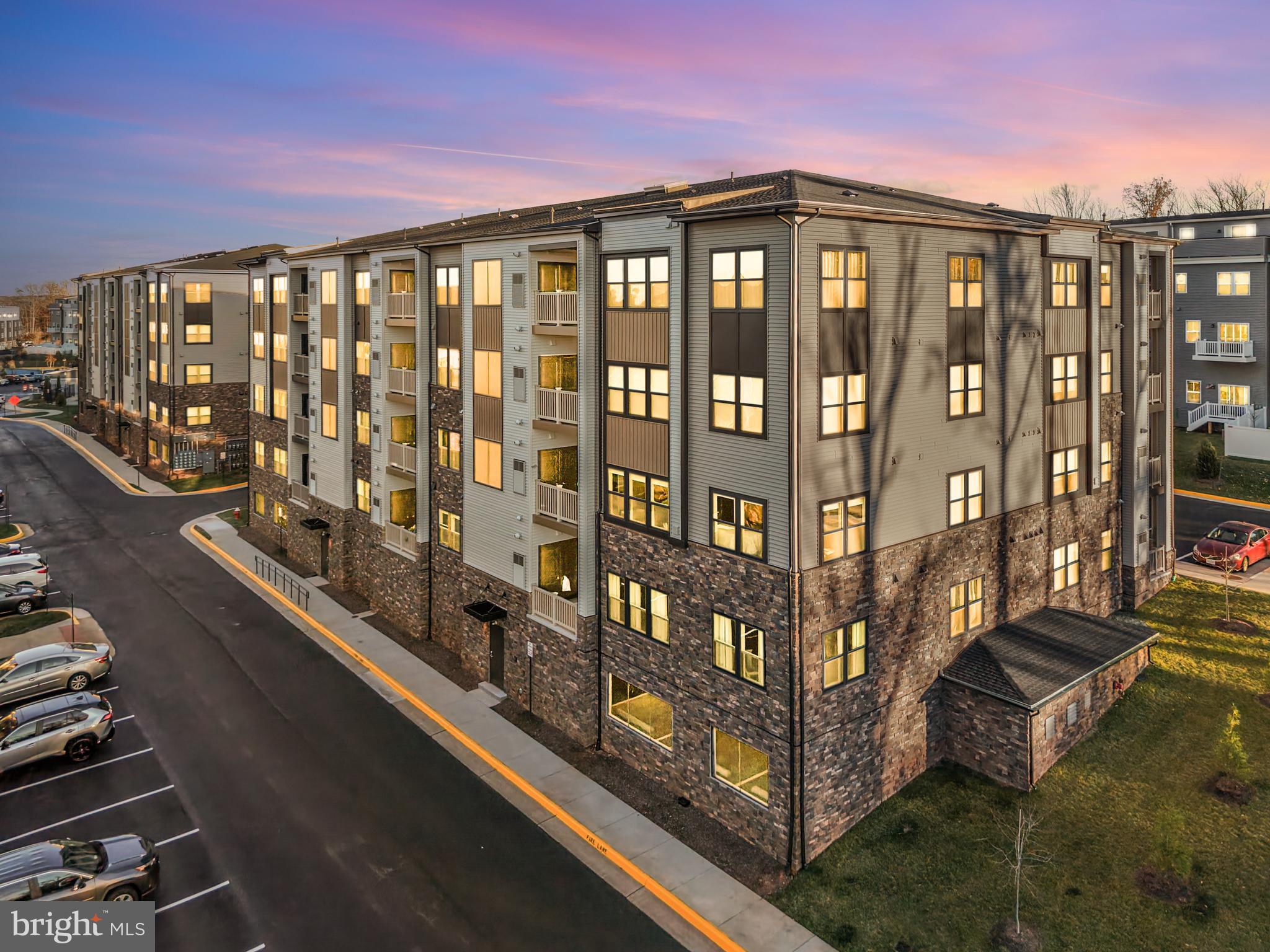 LOUDOUN VIEW CONDO FLATS - Residential