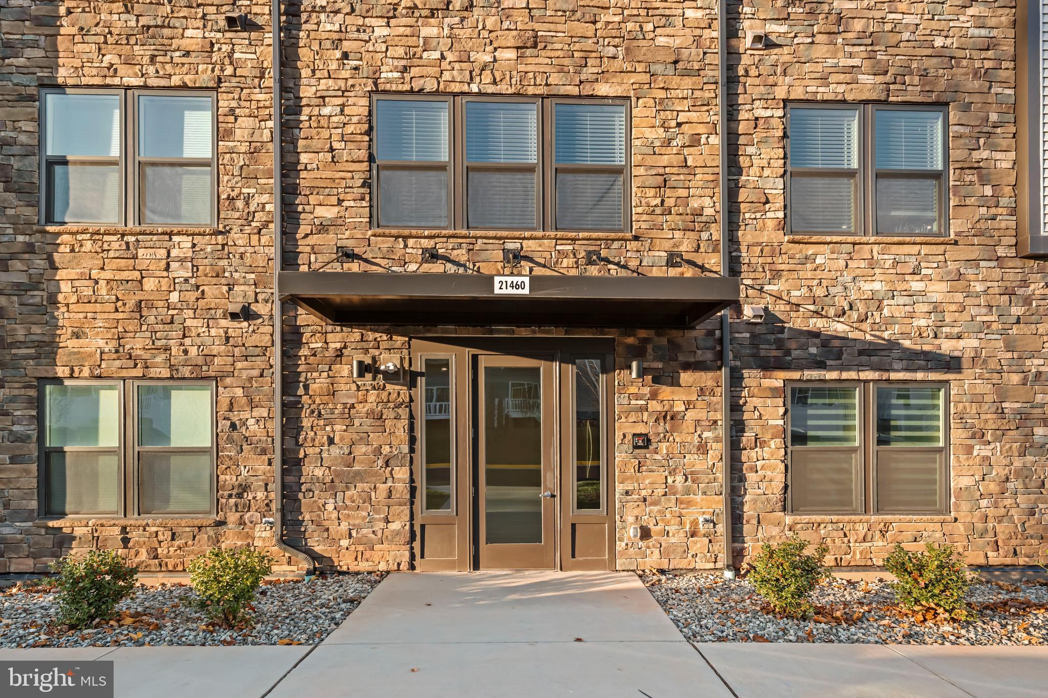 LOUDOUN VIEW CONDO FLATS - Residential