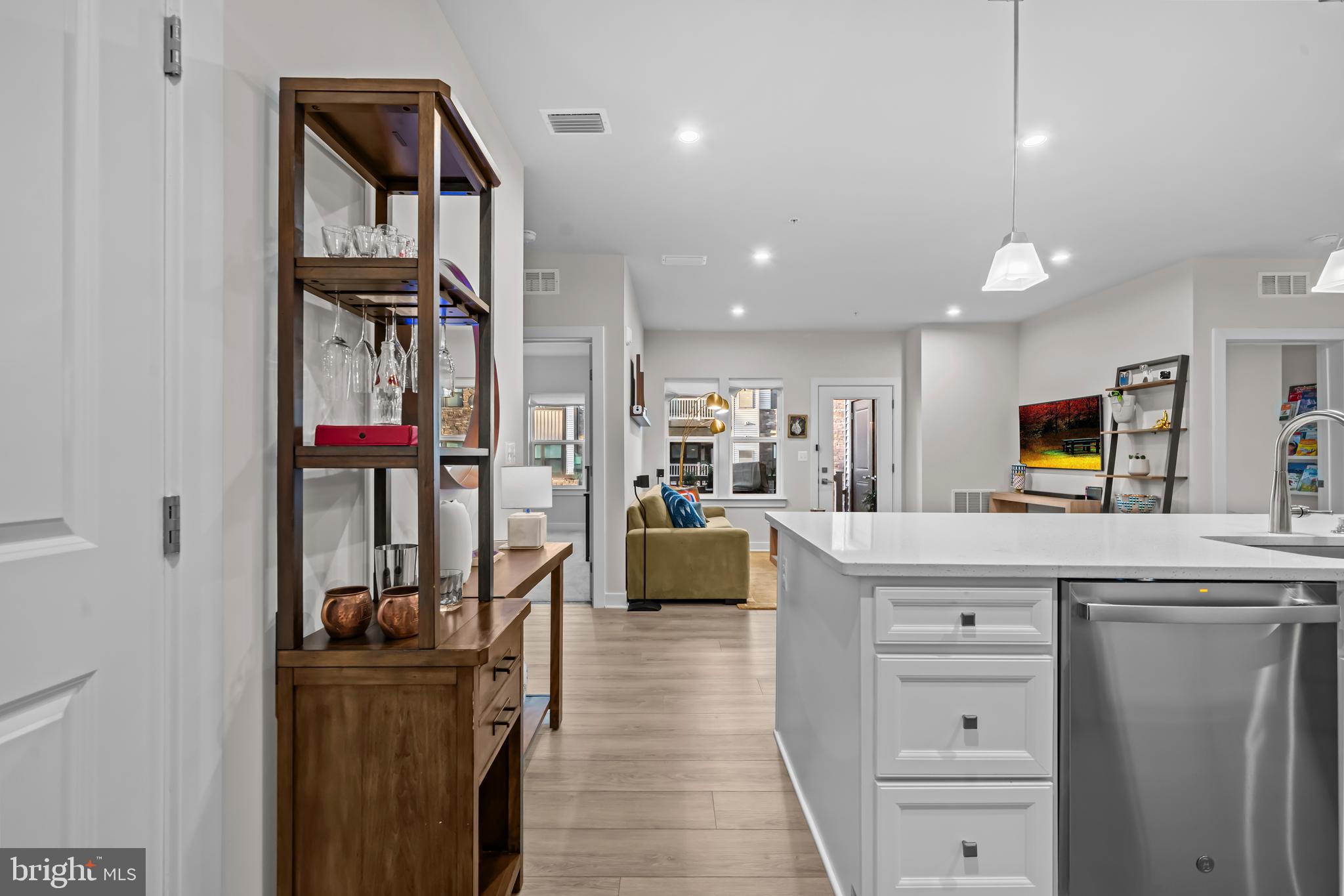 LOUDOUN VIEW CONDO FLATS - Residential