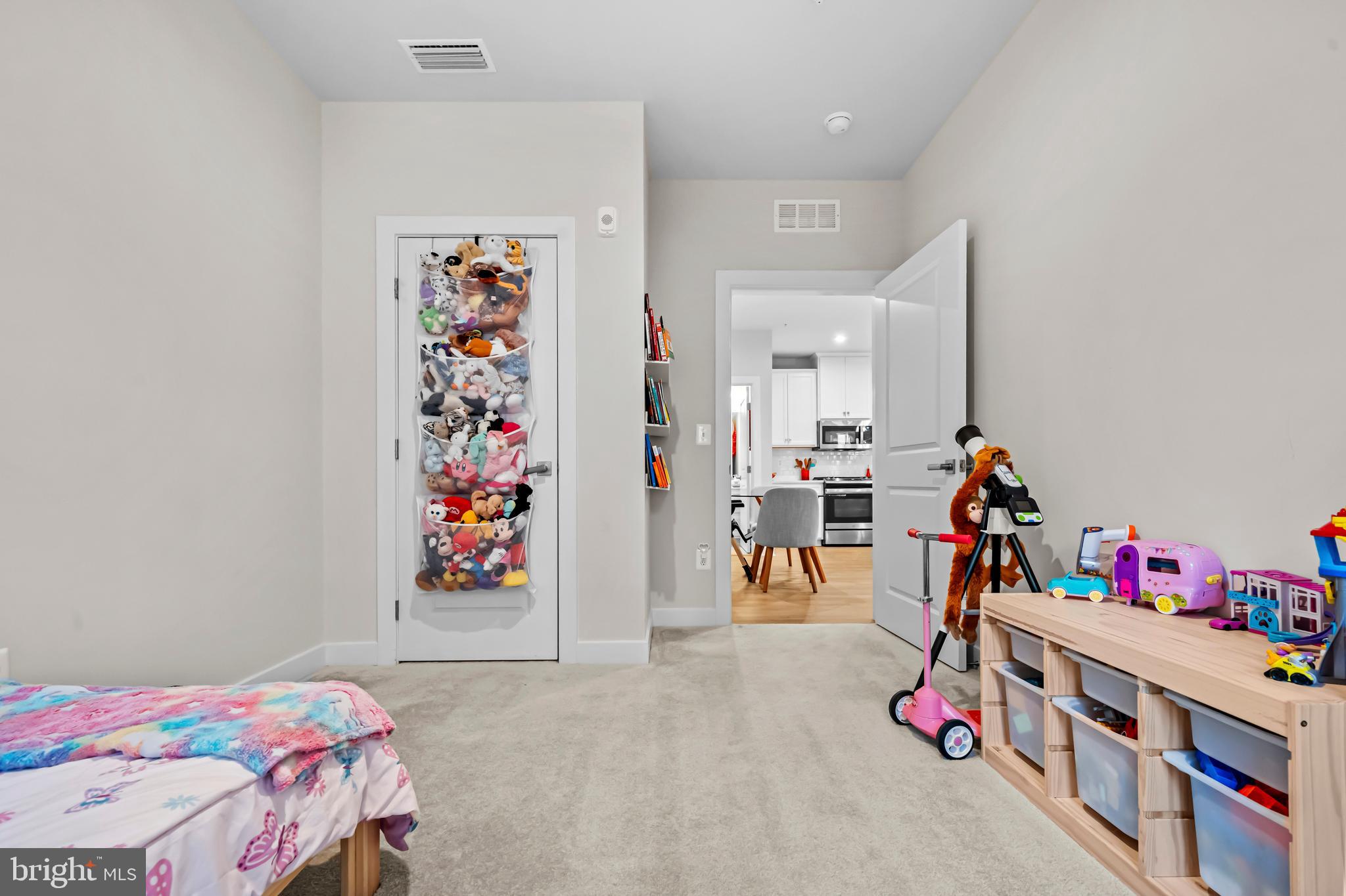 LOUDOUN VIEW CONDO FLATS - Residential