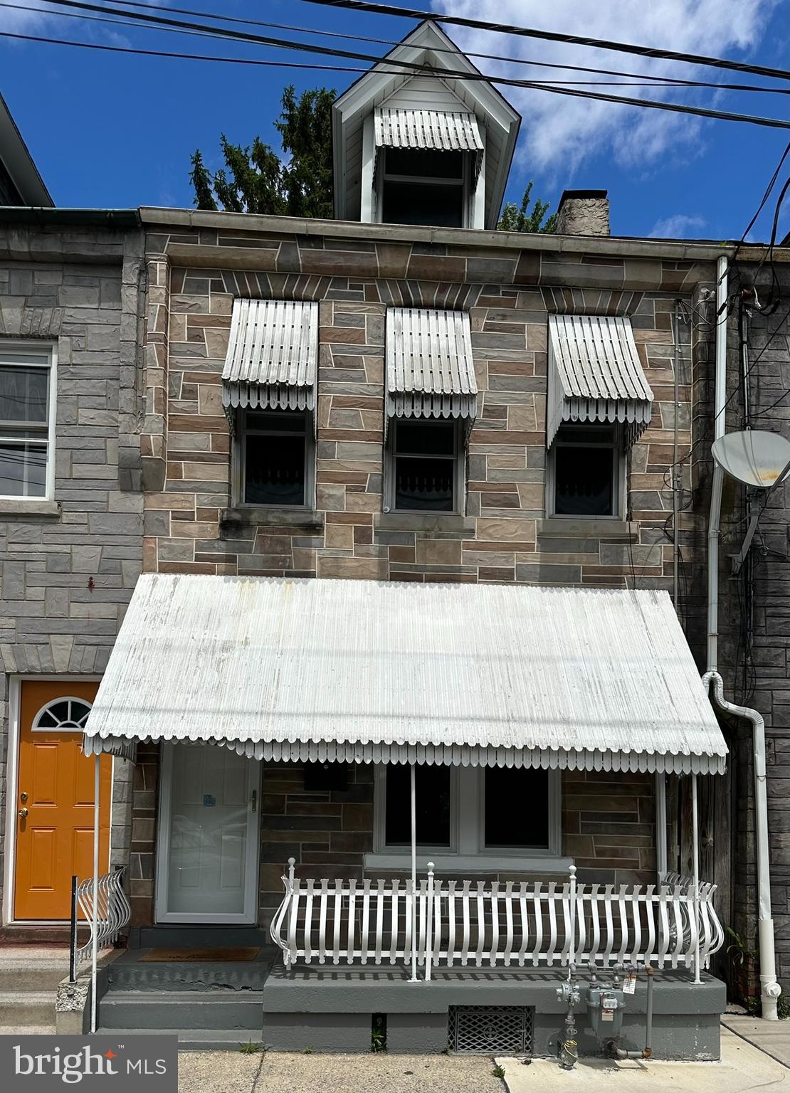 Clean and recently repainted city home with 4 bedrooms and 1.5 bathrooms. Straight through floor plan. Move in ready. On street parking with easy access angled spaces. Unfinished basement with half bath and laundry area. New roof 2025. Affordably priced.