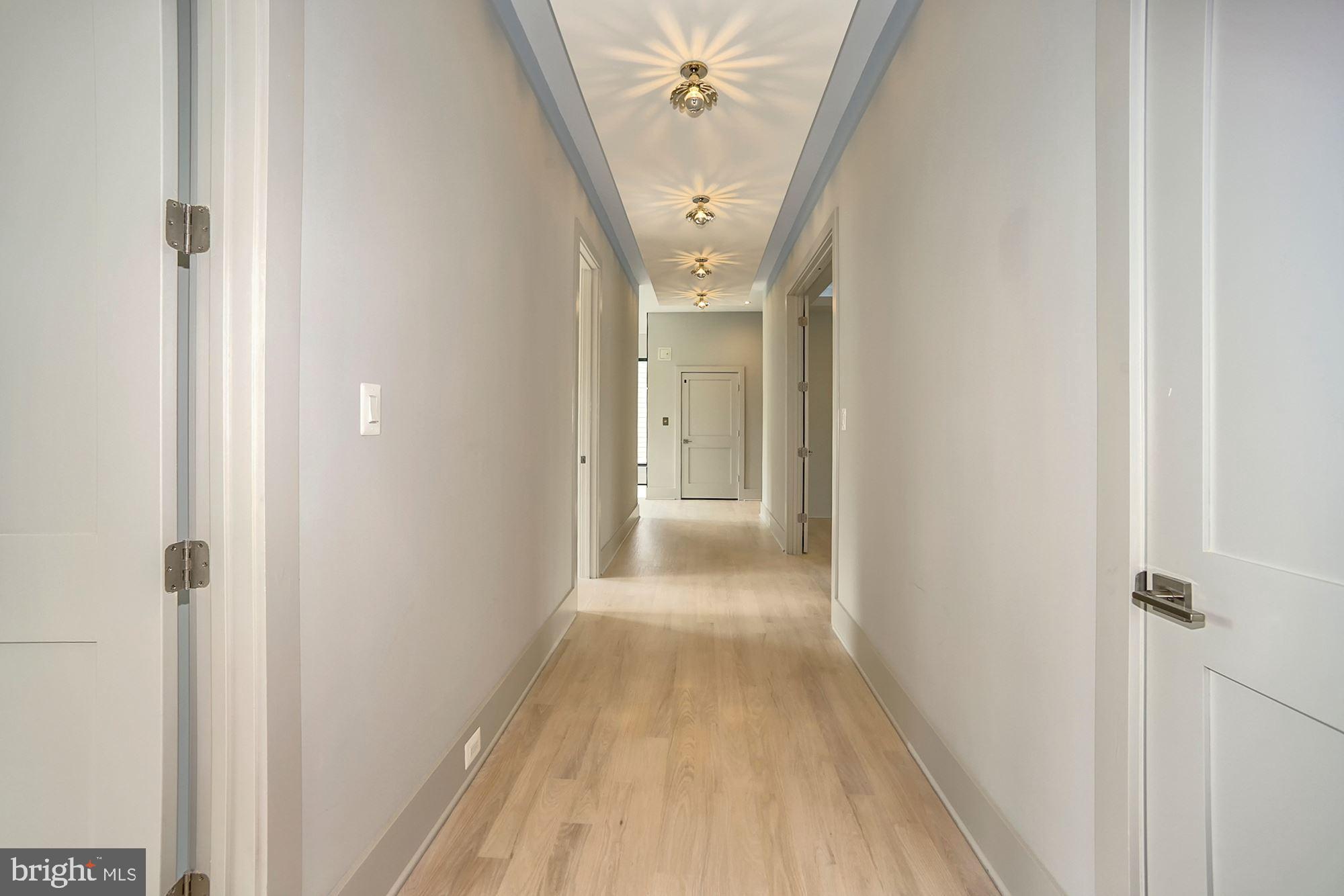 WILLIAMSBURG VILLAGE - Residential