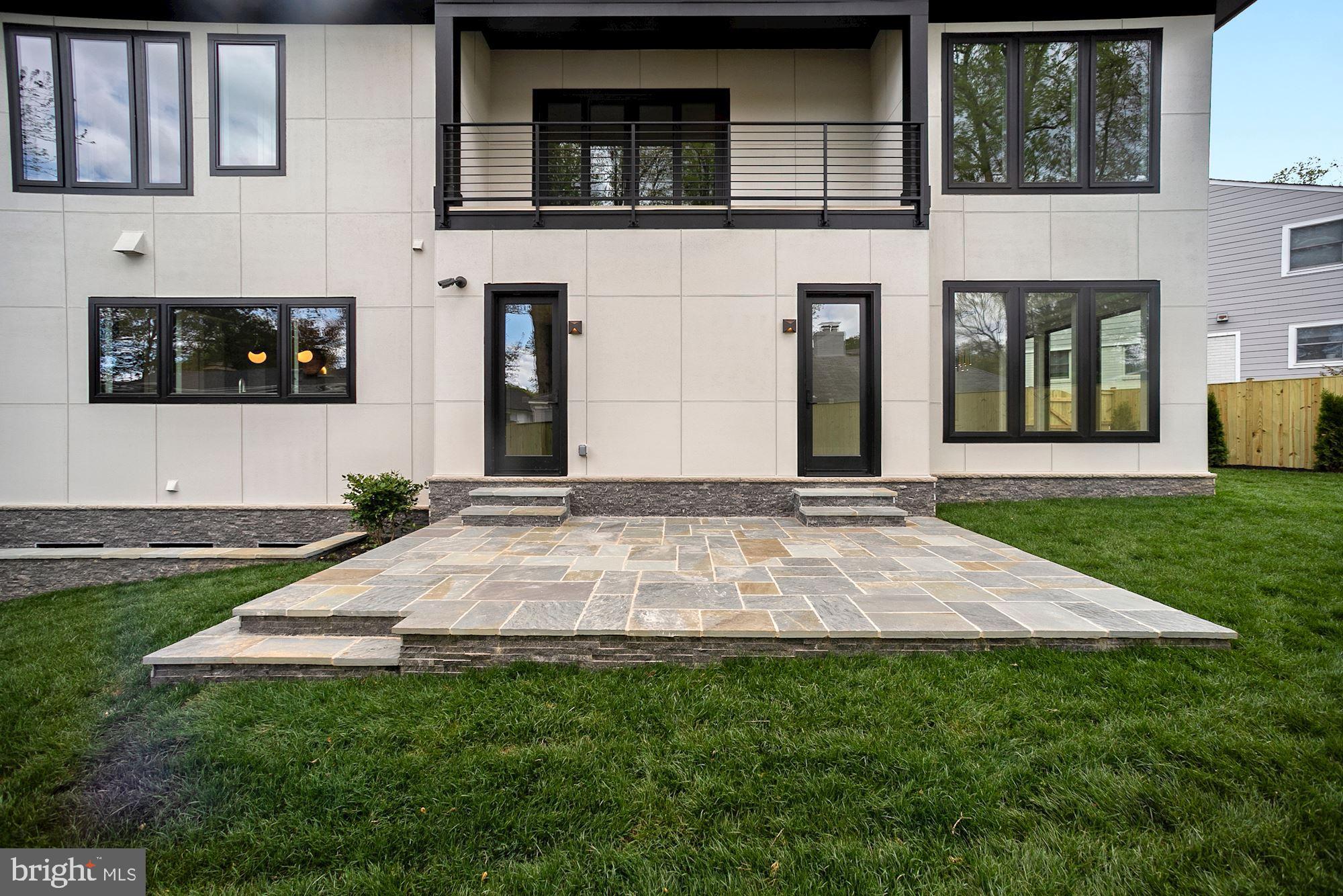 WILLIAMSBURG VILLAGE - Residential