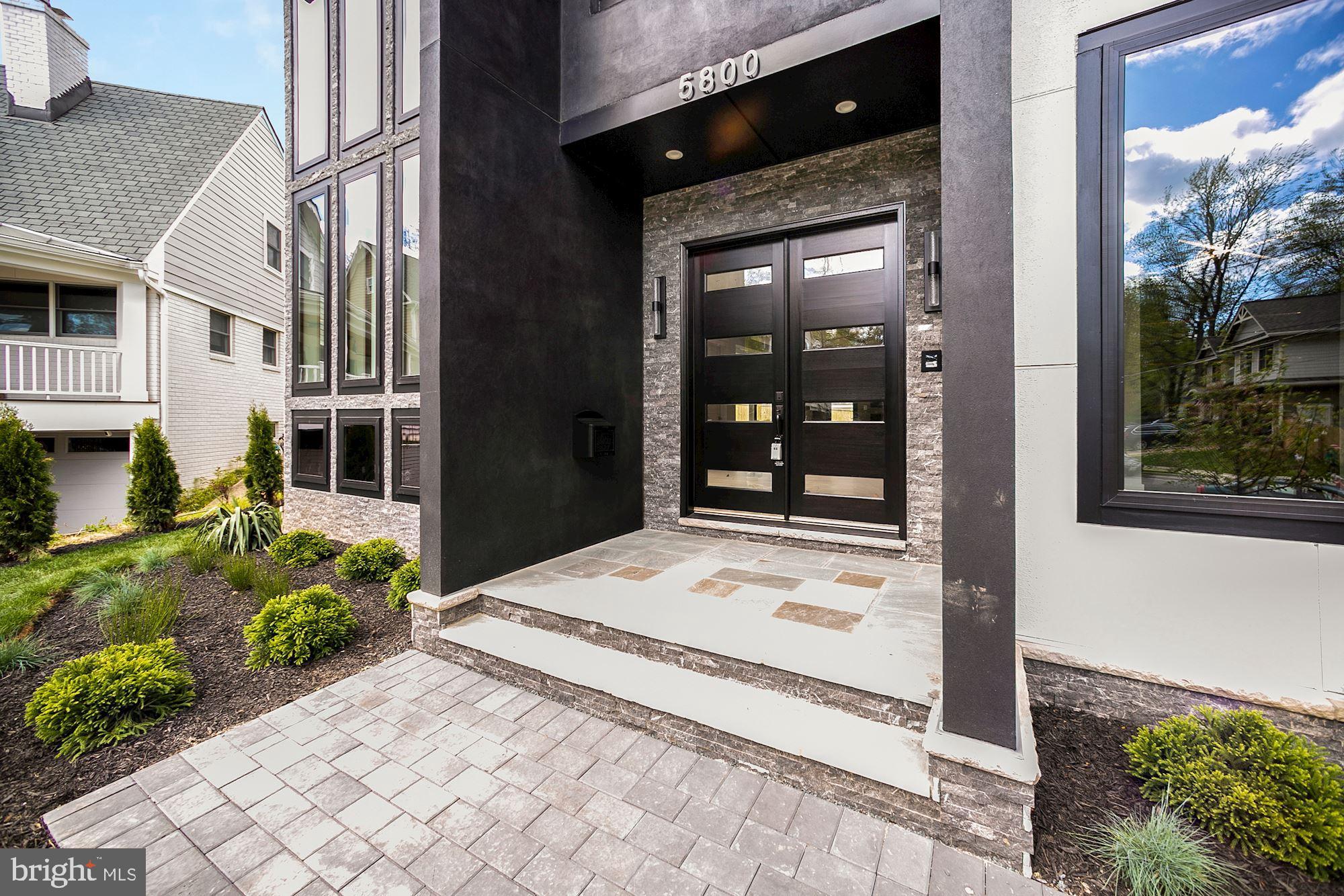 WILLIAMSBURG VILLAGE - Residential