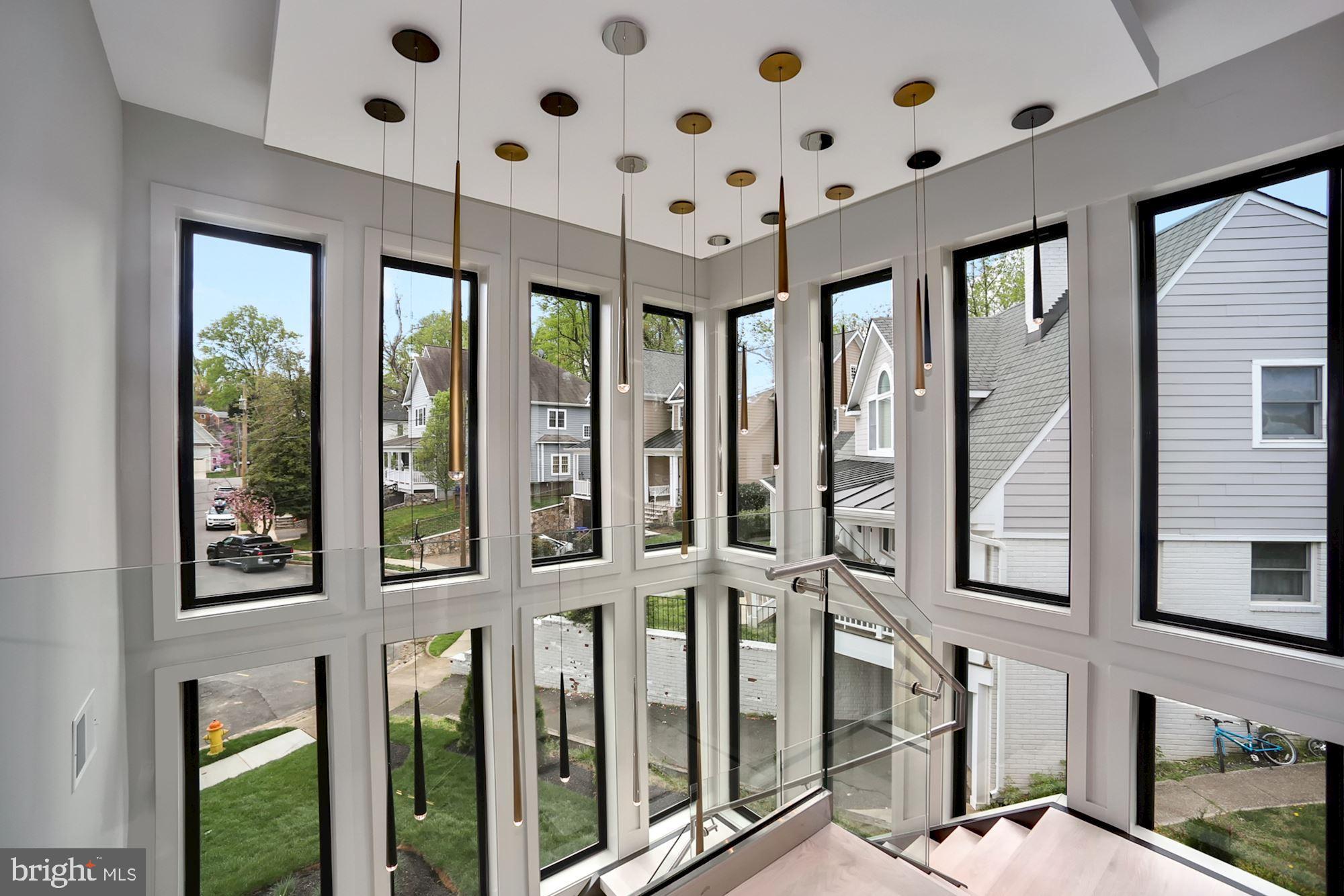 WILLIAMSBURG VILLAGE - Residential