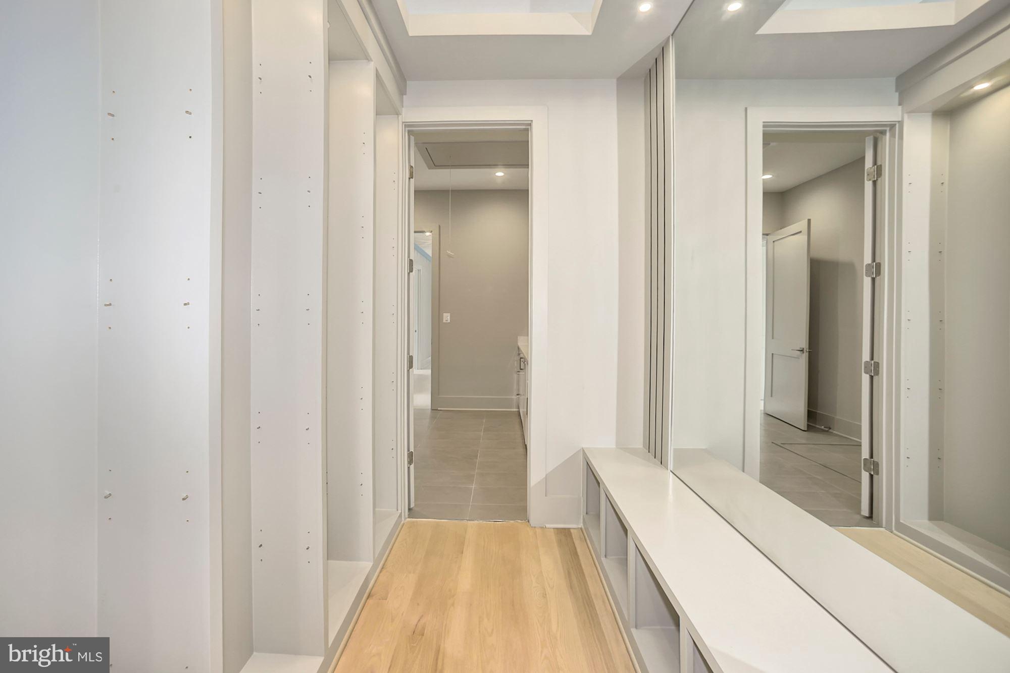 WILLIAMSBURG VILLAGE - Residential