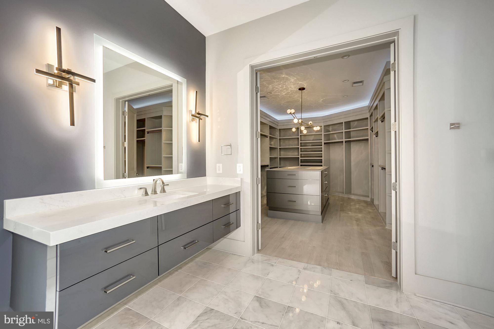 WILLIAMSBURG VILLAGE - Residential