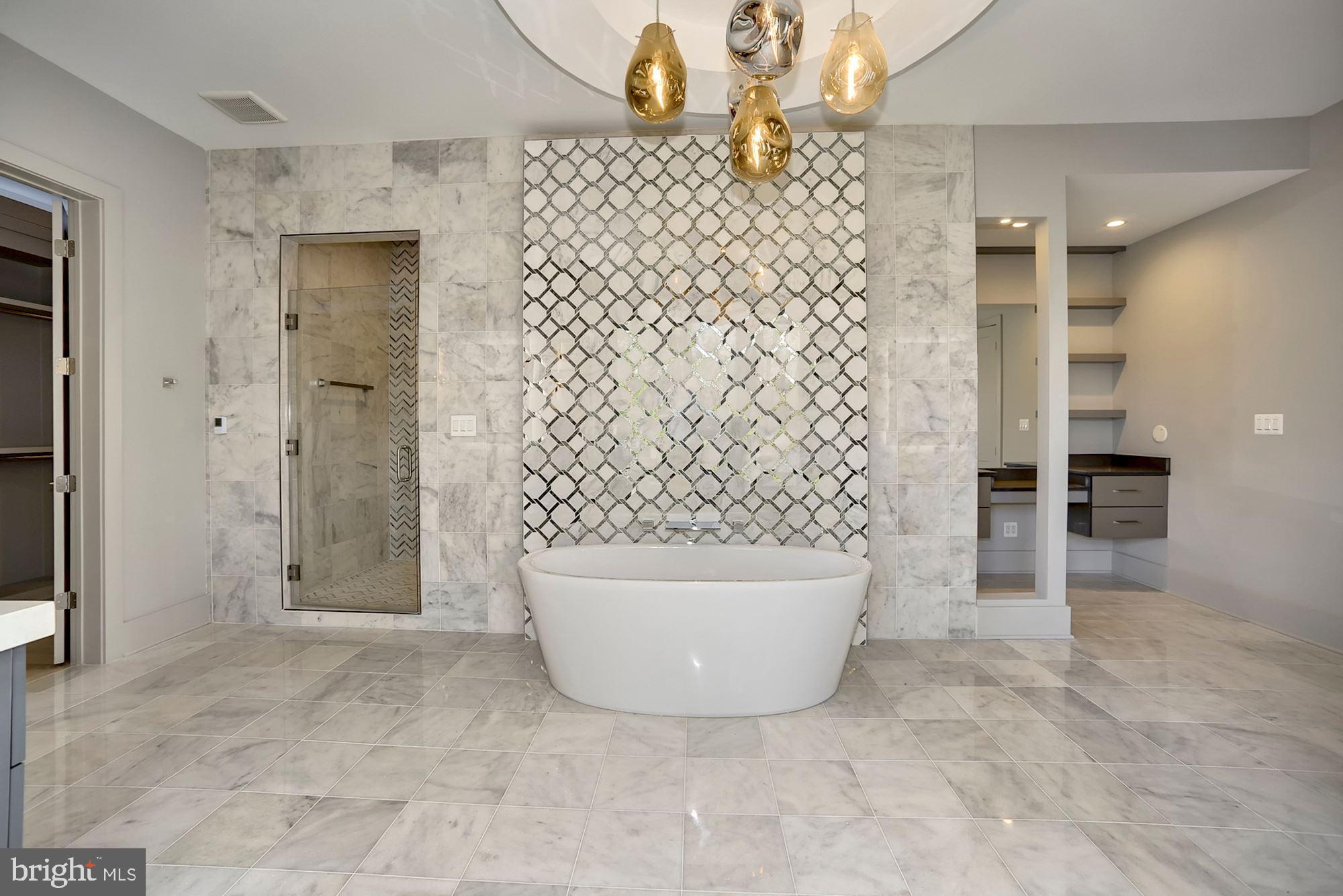 WILLIAMSBURG VILLAGE - Residential