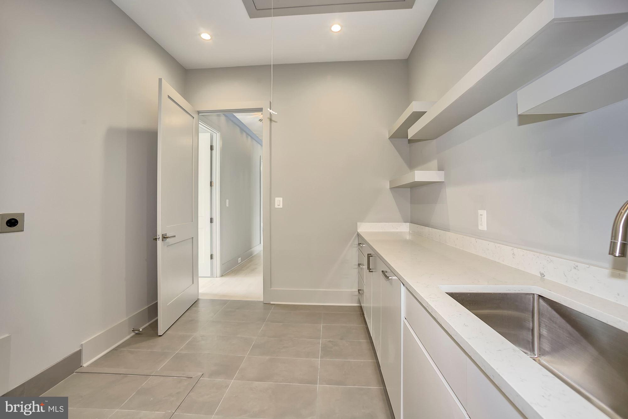 WILLIAMSBURG VILLAGE - Residential