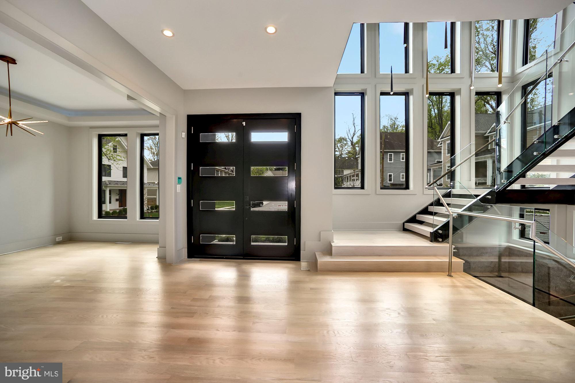 WILLIAMSBURG VILLAGE - Residential