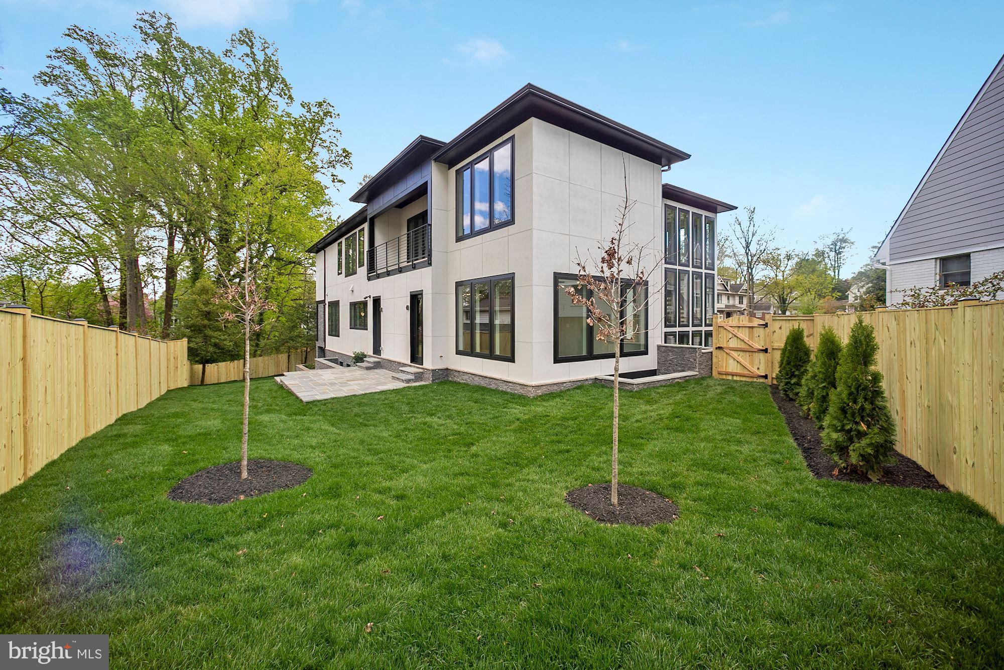 WILLIAMSBURG VILLAGE - Residential