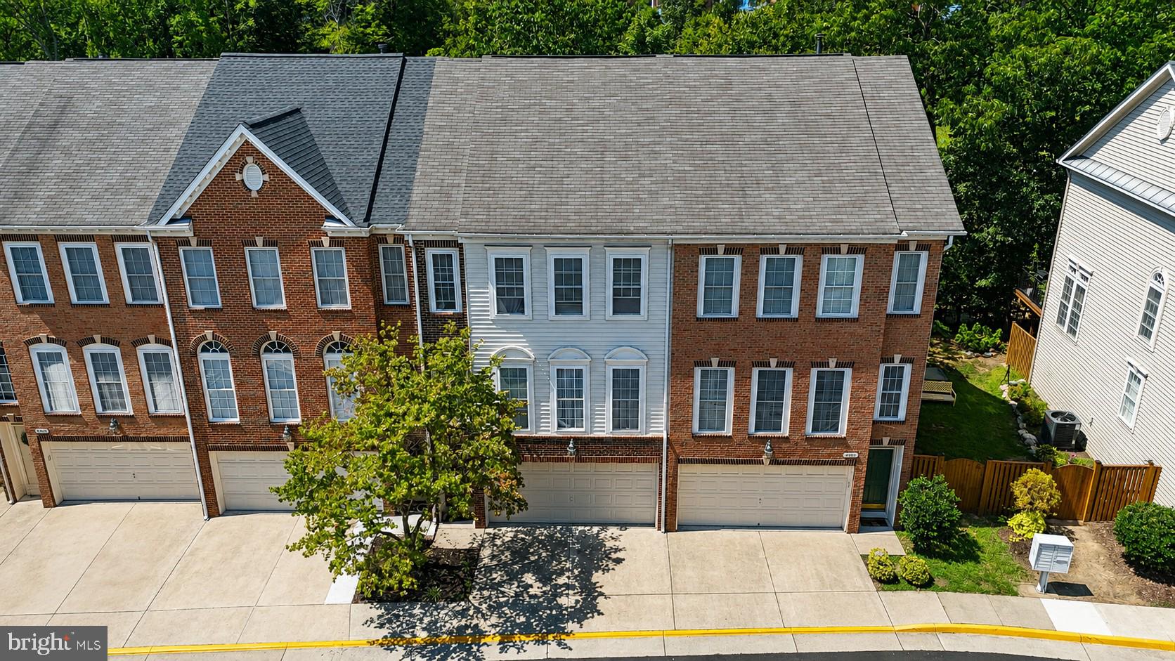 9052 TANYARD LANE