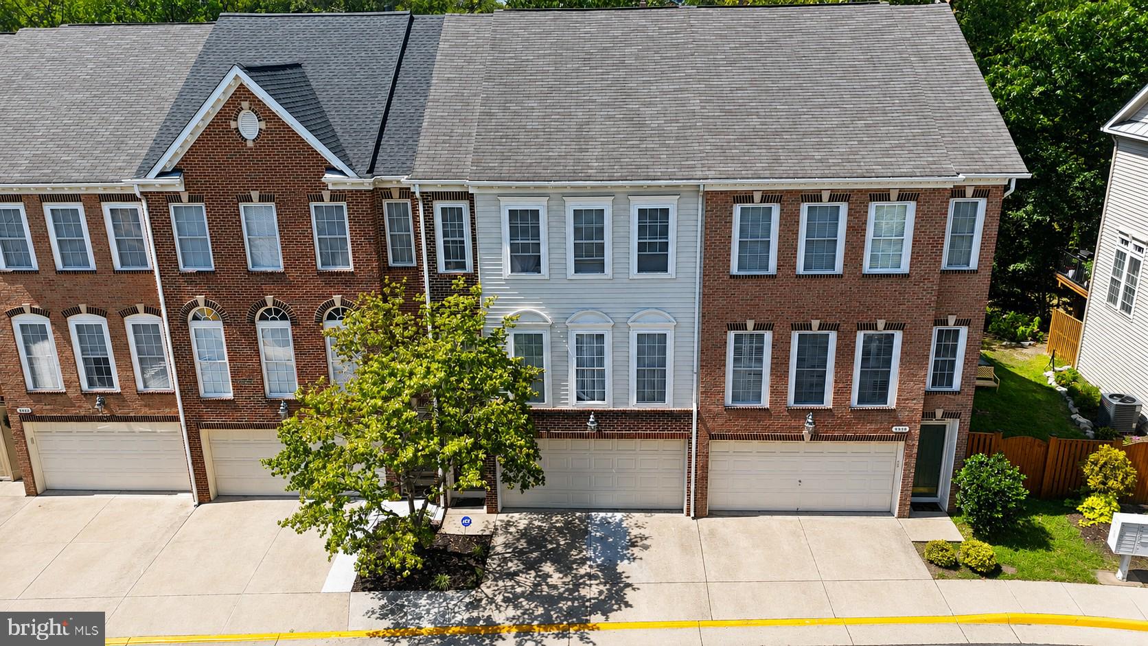 9052 TANYARD LANE